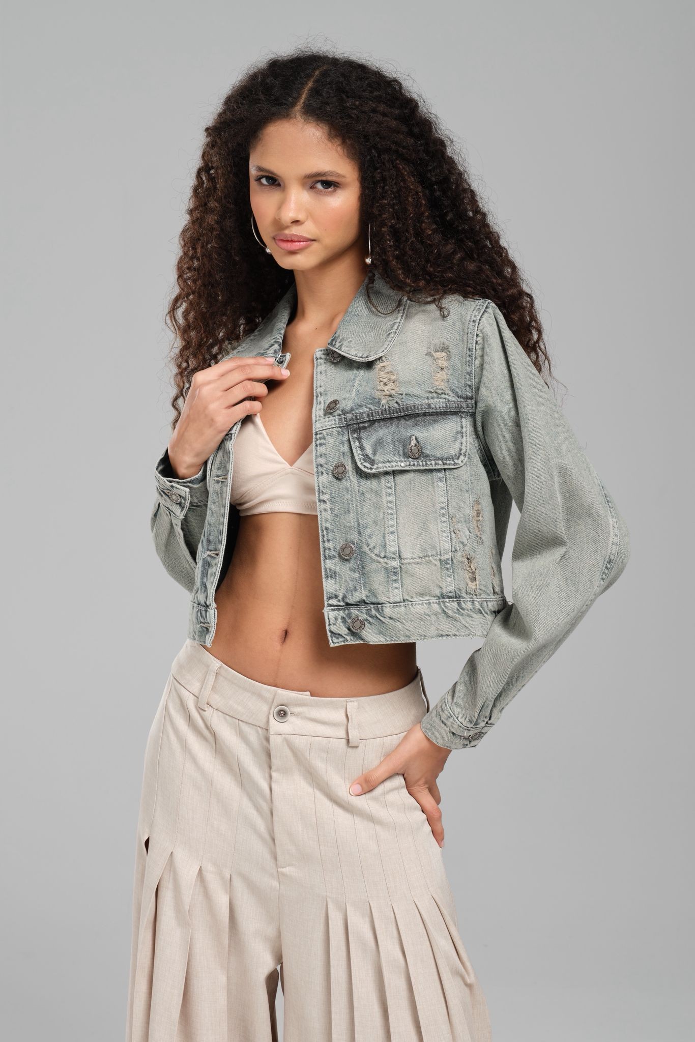 Kadın Yırtık Detaylı Yapıştırma Taşlı Tasarım Denim Ceket