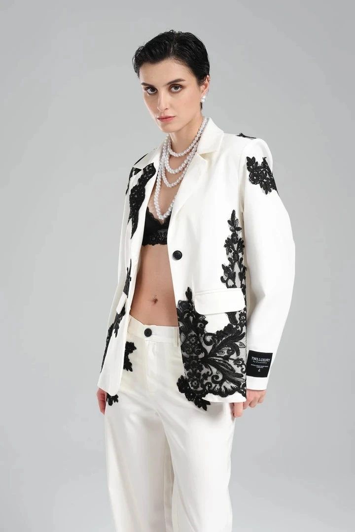Kadın Dantel Aplikeli Tasarım Blazer Ceket