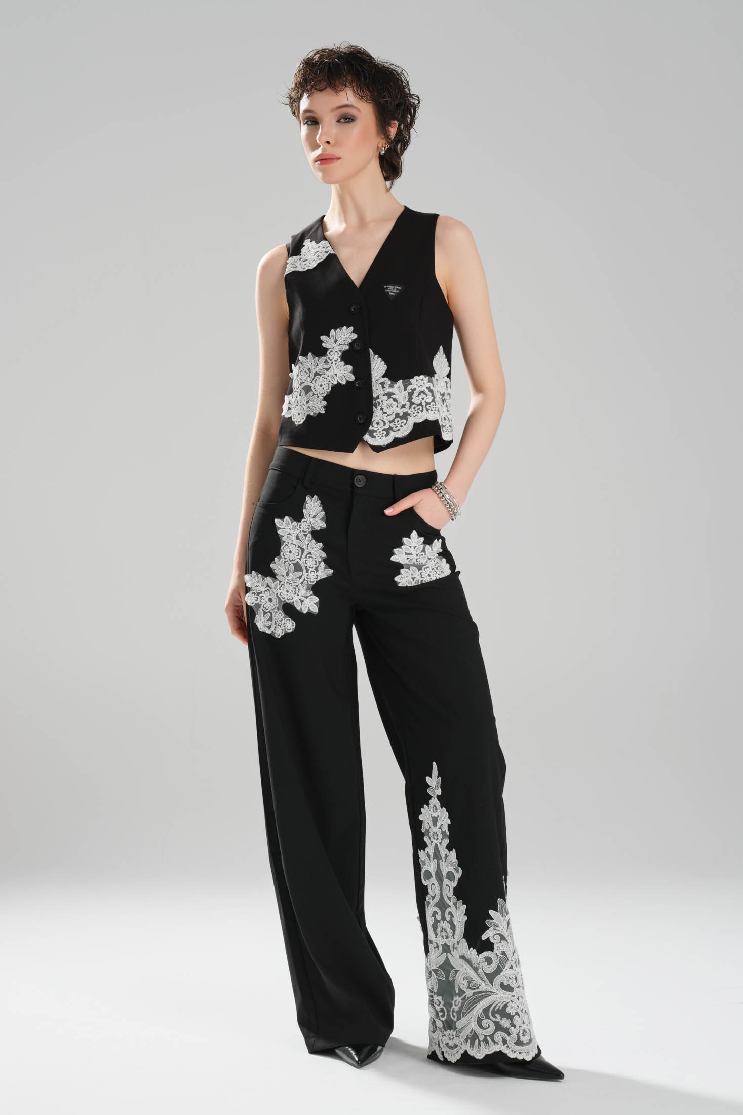Kadın Dantel Aplikeli Tasarım Slim Fit Yelek 