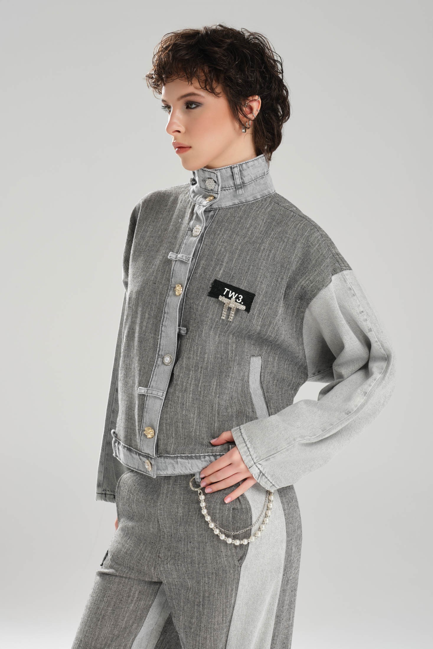 Kadın Taşlı Düğmeli Denim Kumaş Garnili Tasarım Ceket 