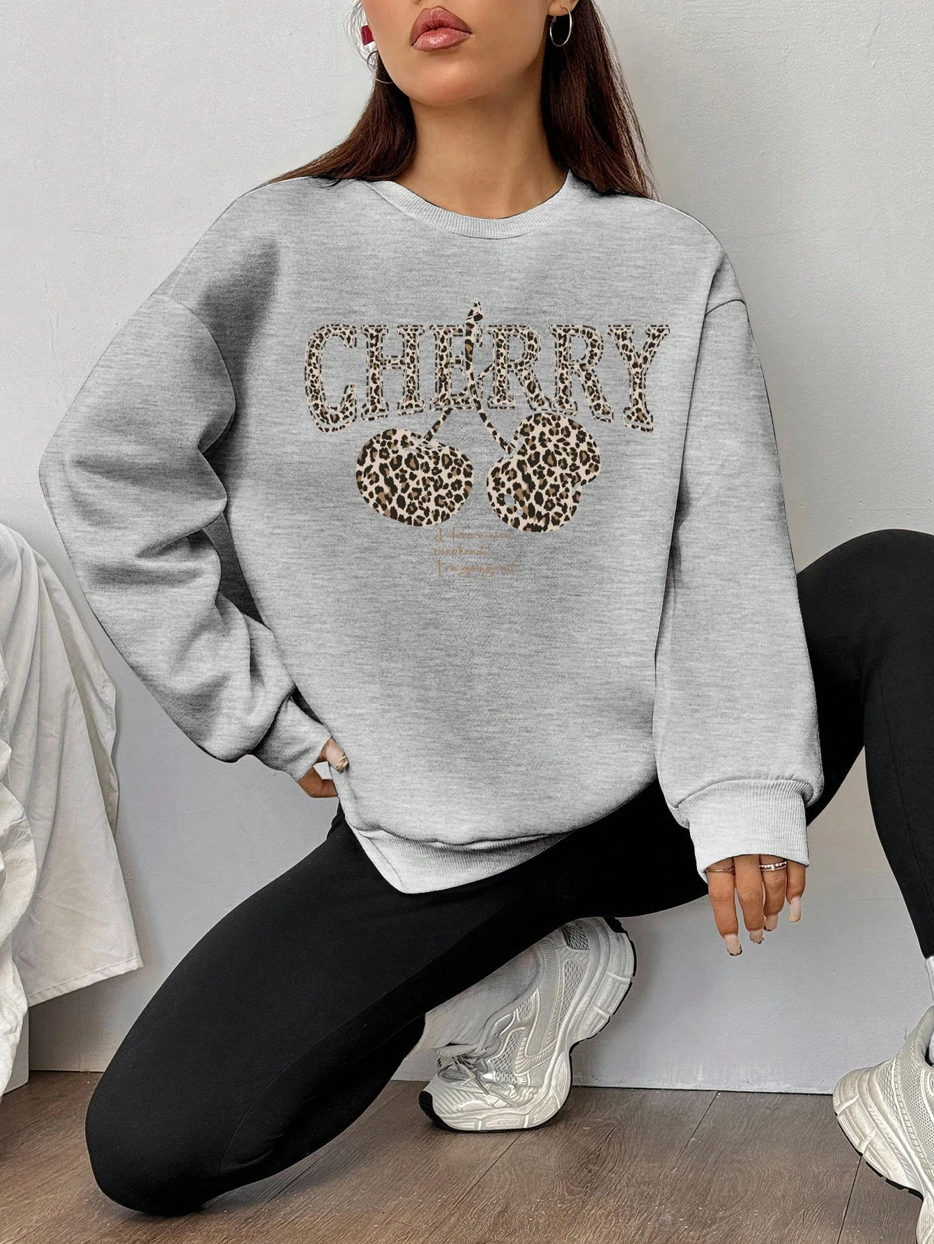 CHERRY LEO SWEATSHIRT - gri