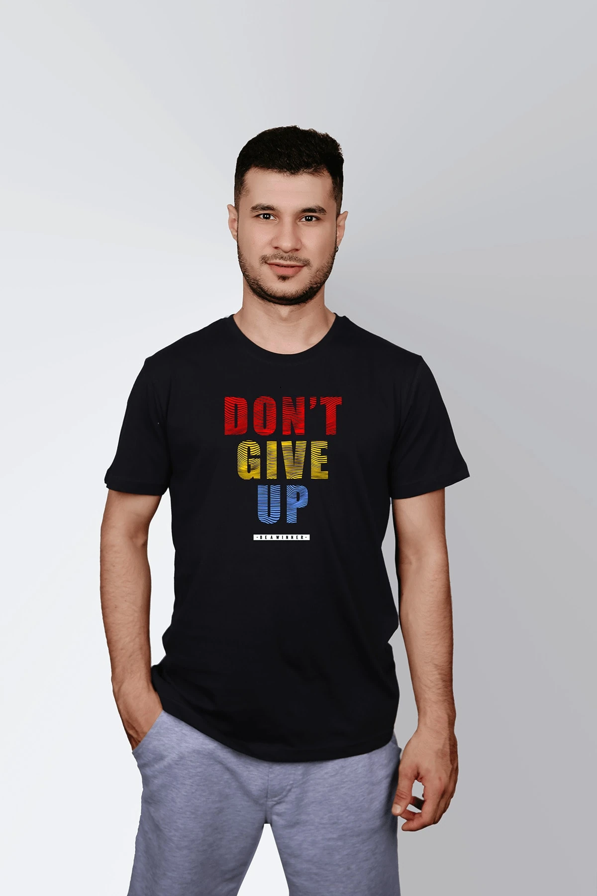 Erkek Siyah Pes Etme Yazılı Baskılı Standart T-shirt T7682855