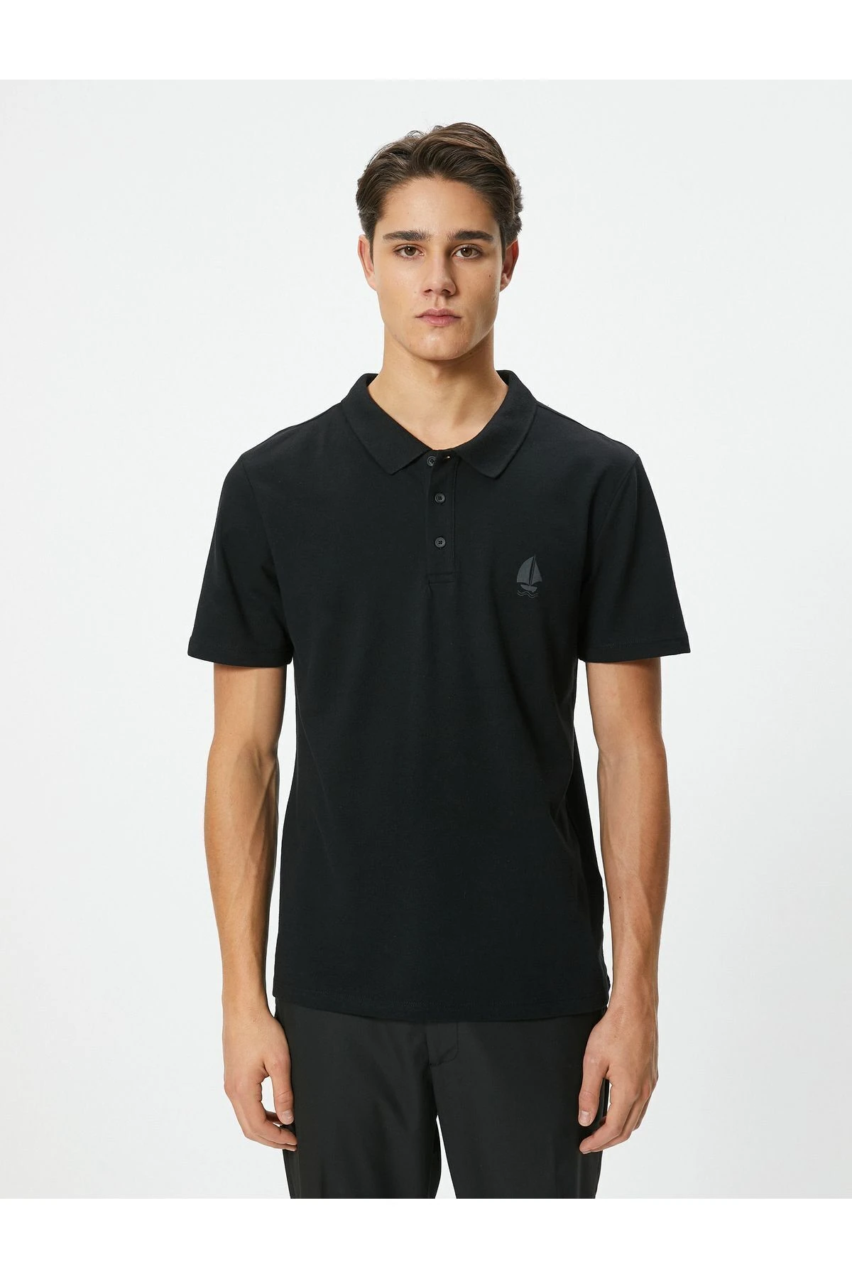 Polo Yaka Tişört Minimal Baskılı Düğmeli Kısa Kollu