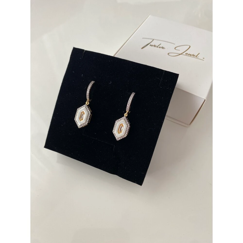 (VIP) Marka Model Mineli Çelik Küpe