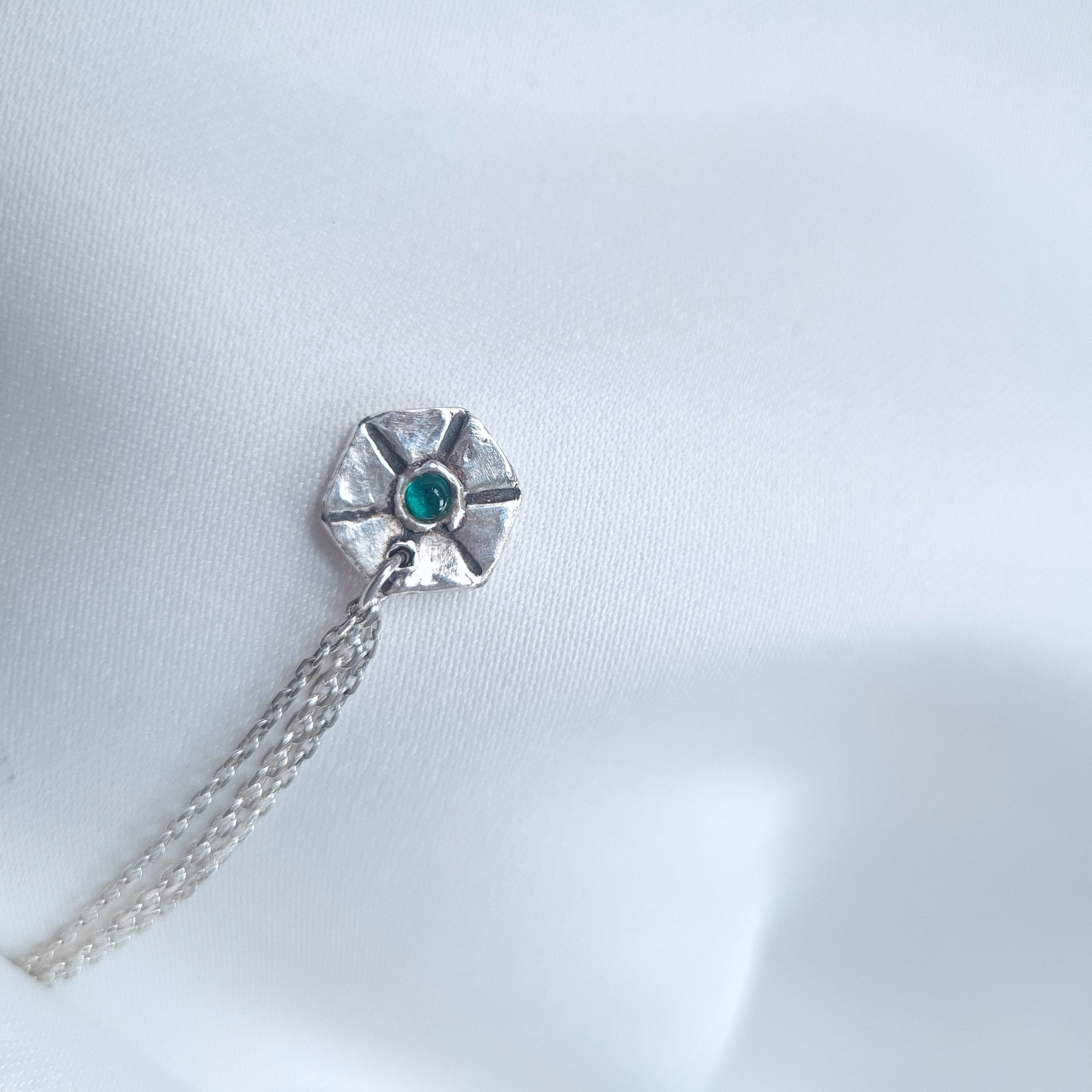 Özgün Kadın Küpe