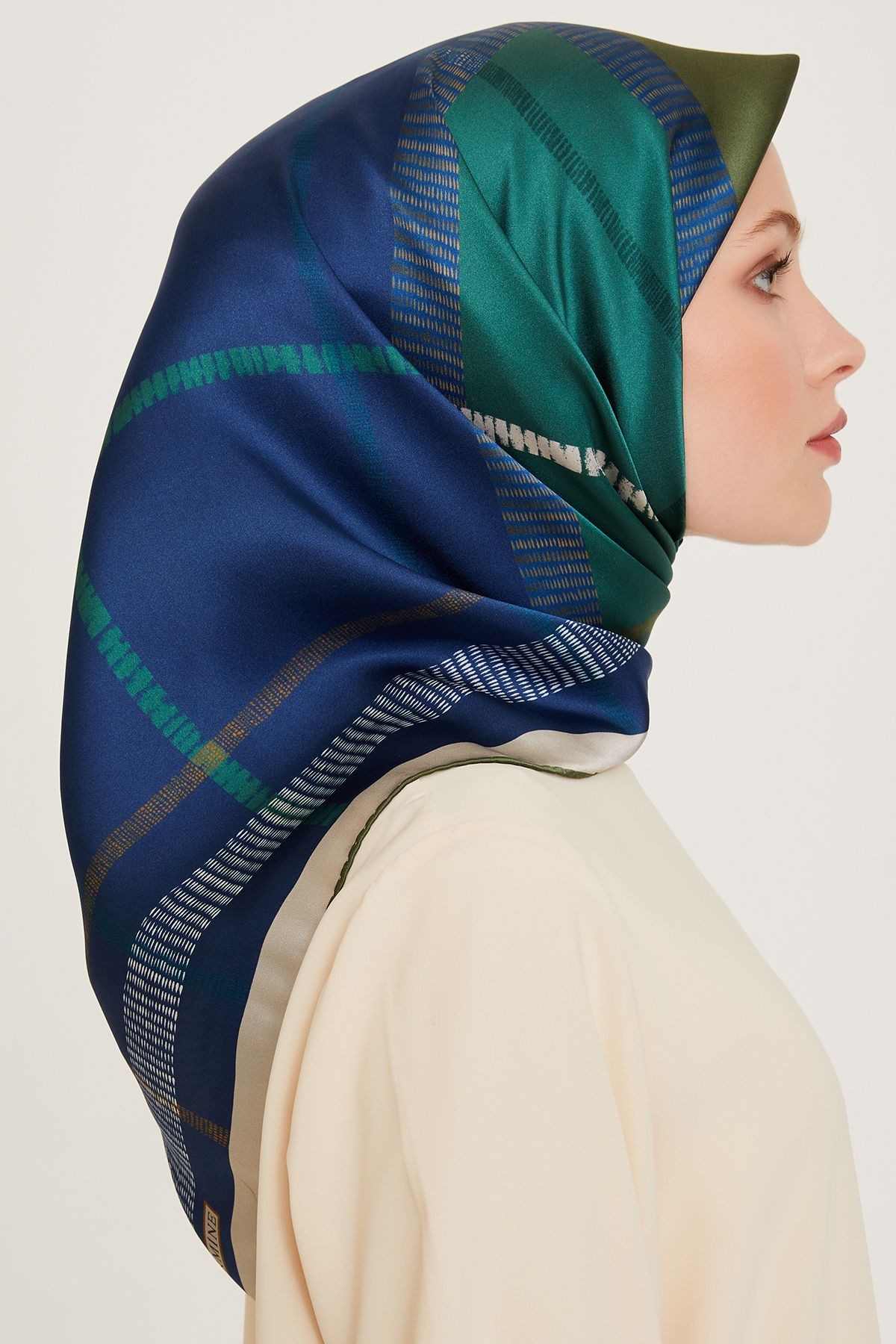 %100 Twill Ipek Desenli Eşarp | 9206-55