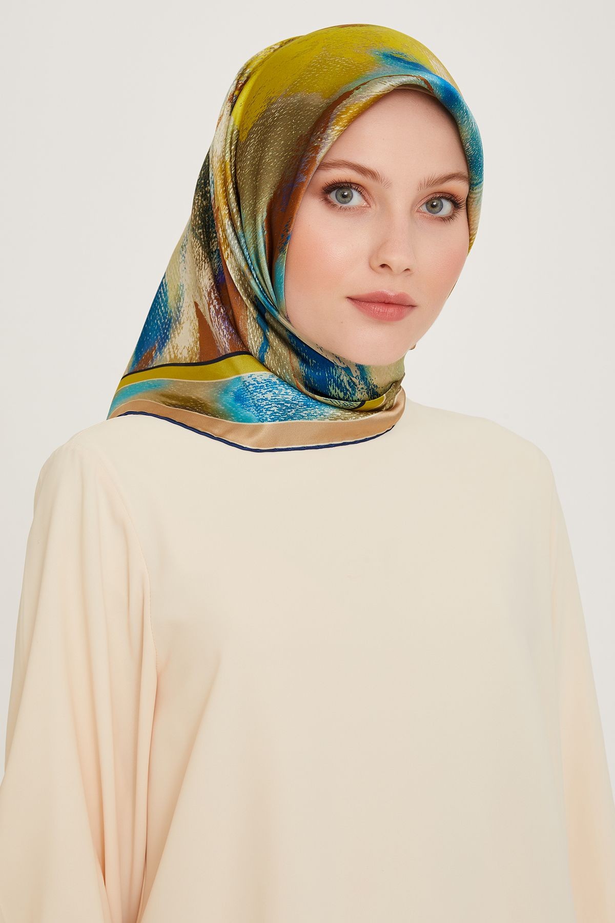 %100 Twill Ipek Desenli Eşarp | 9240-33