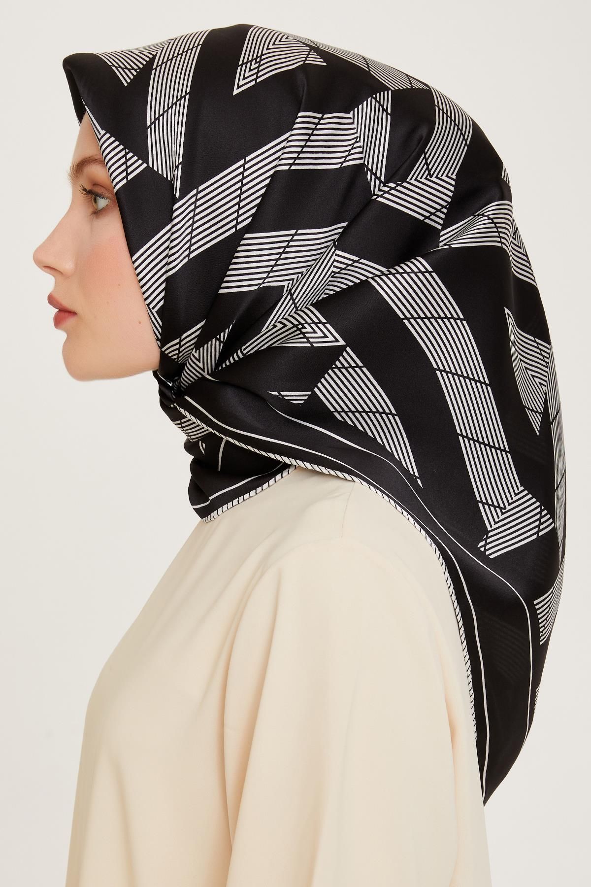 %100 Twill Ipek Desenli Eşarp 9255D03-80