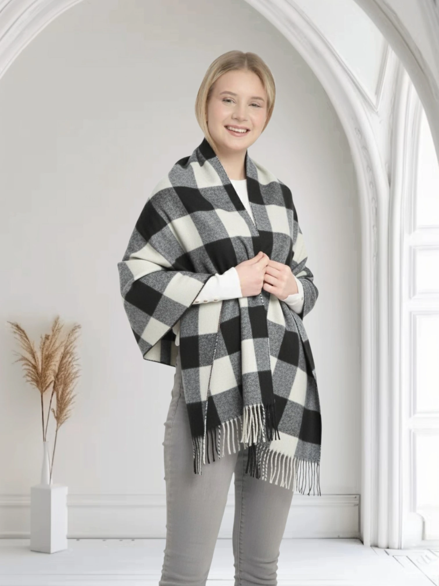 Polar omuz şalı ekose desen - SİYAH-BEYAZ image