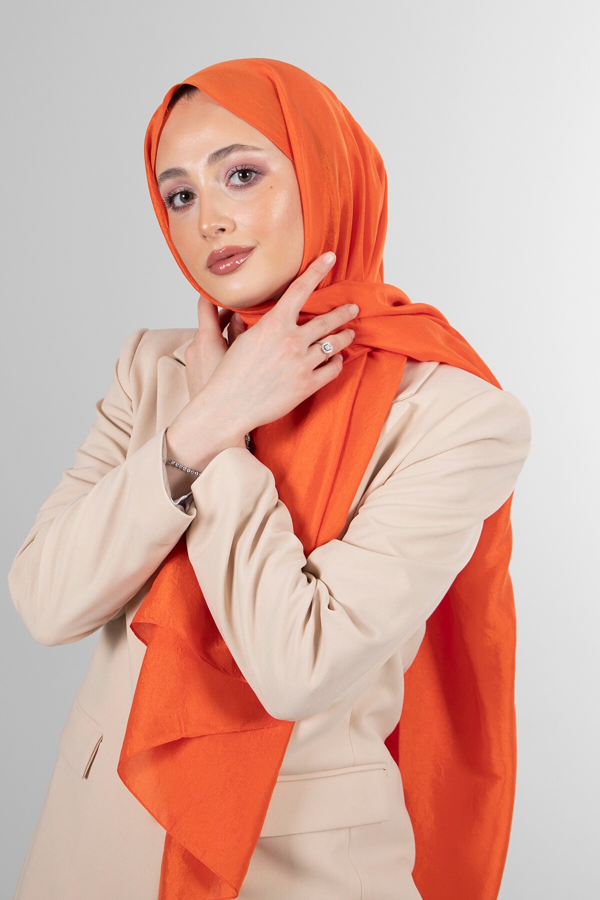 BRİSA VUAL ŞAL