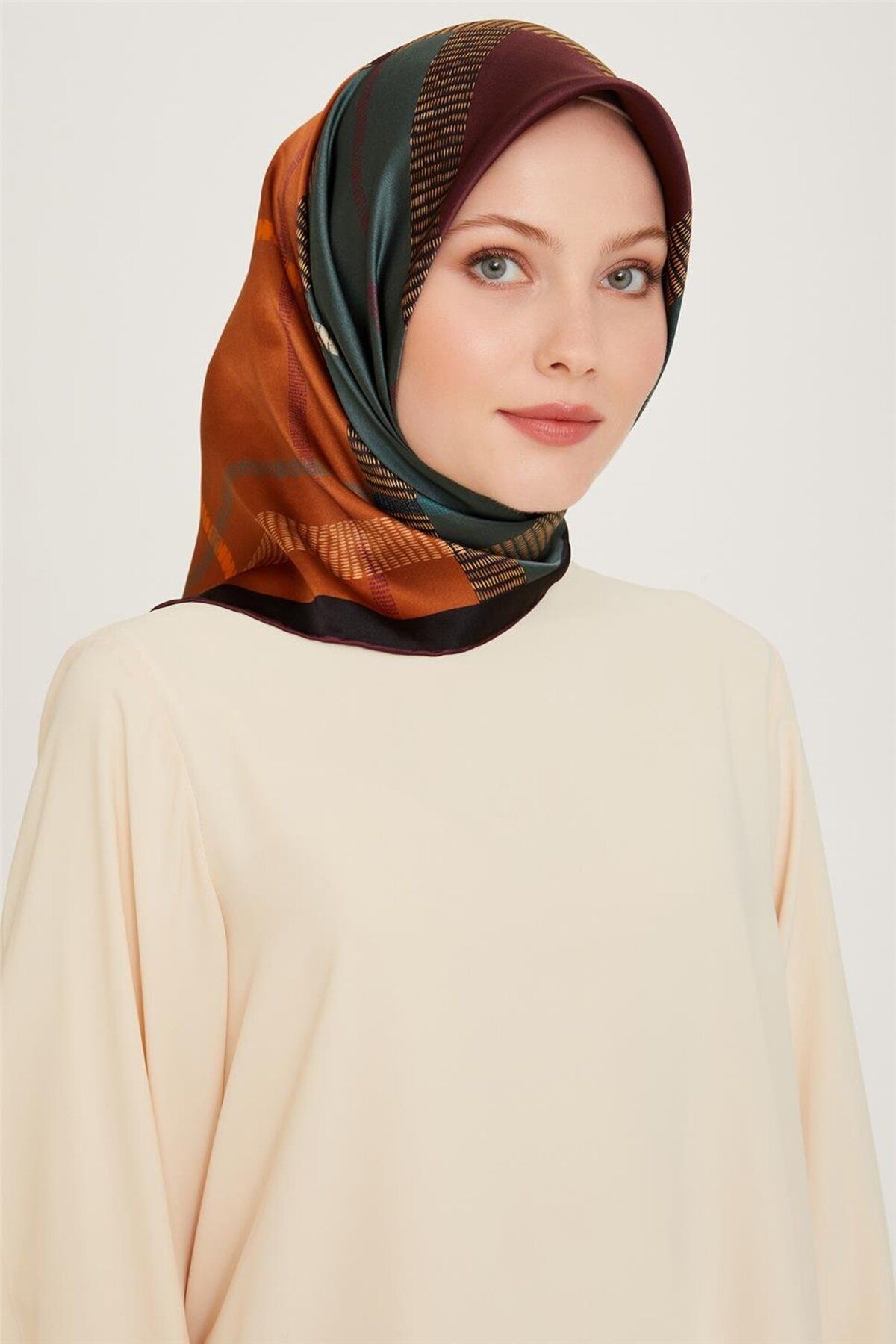 Sura Saf Ipek Eşarp 9206d 33 image