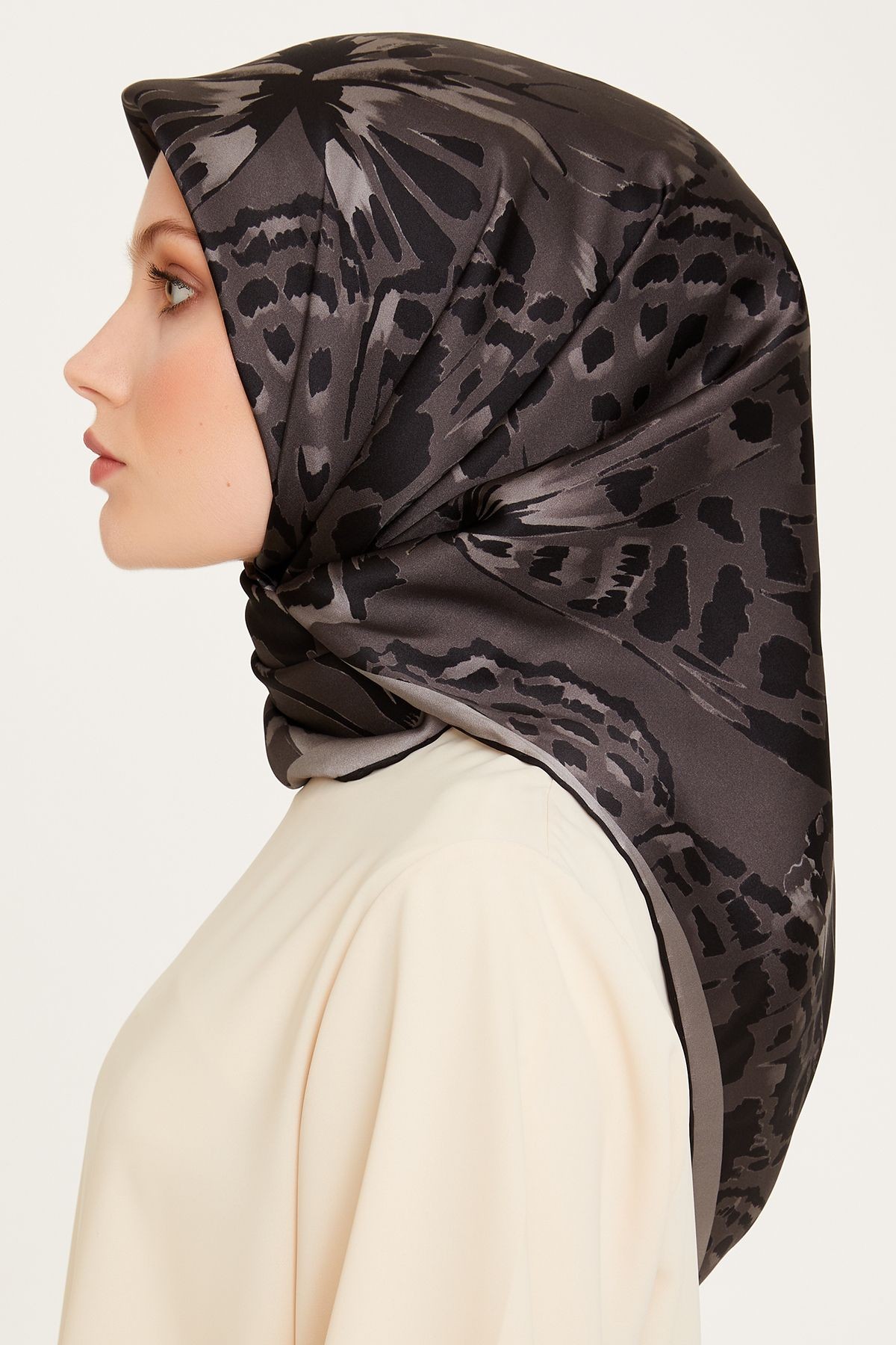 %100 Twill Ipek Desenli Eşarp | 9256-33