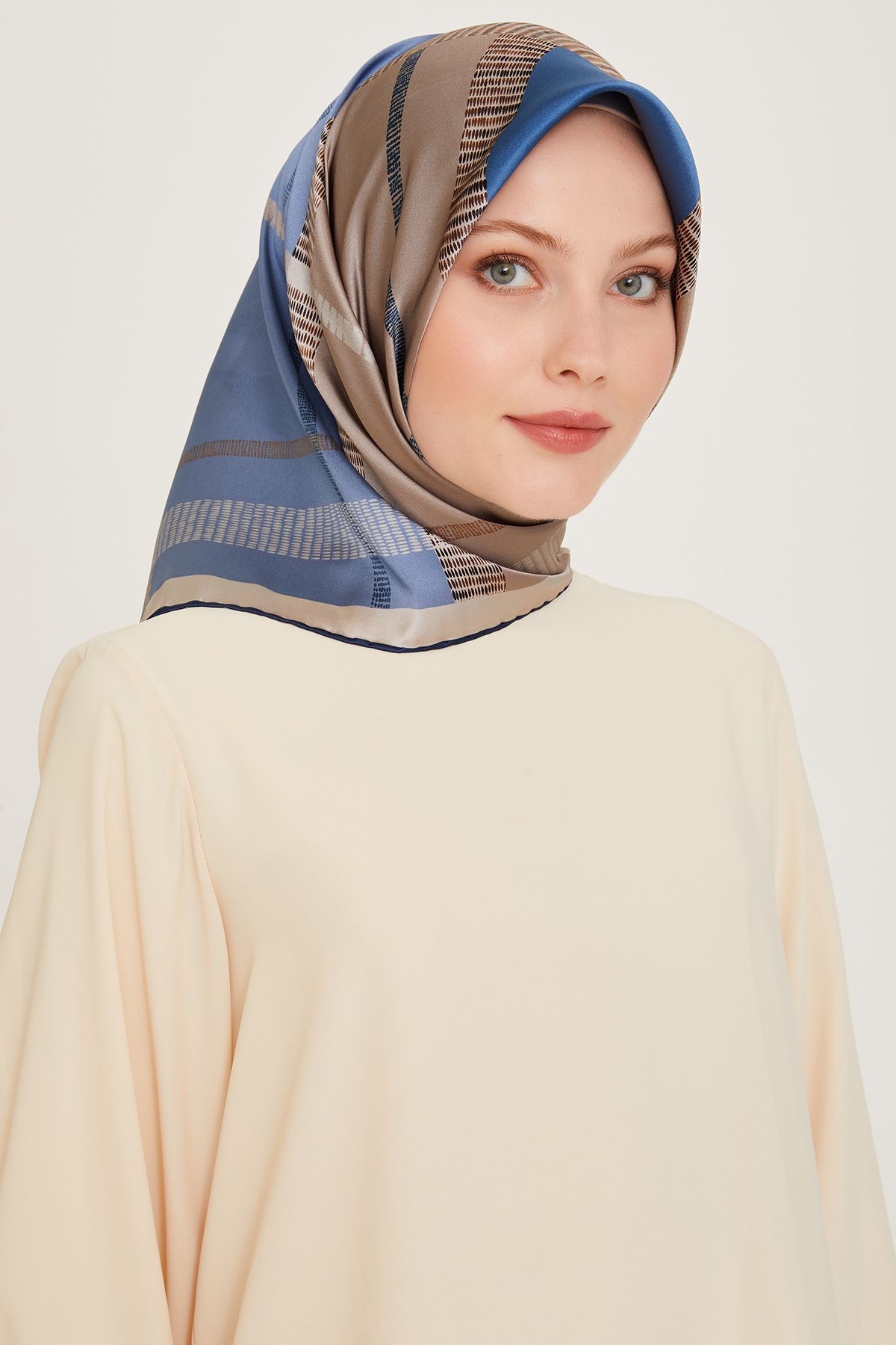 %100 Twill Ipek Desenli Eşarp | 9206d-6