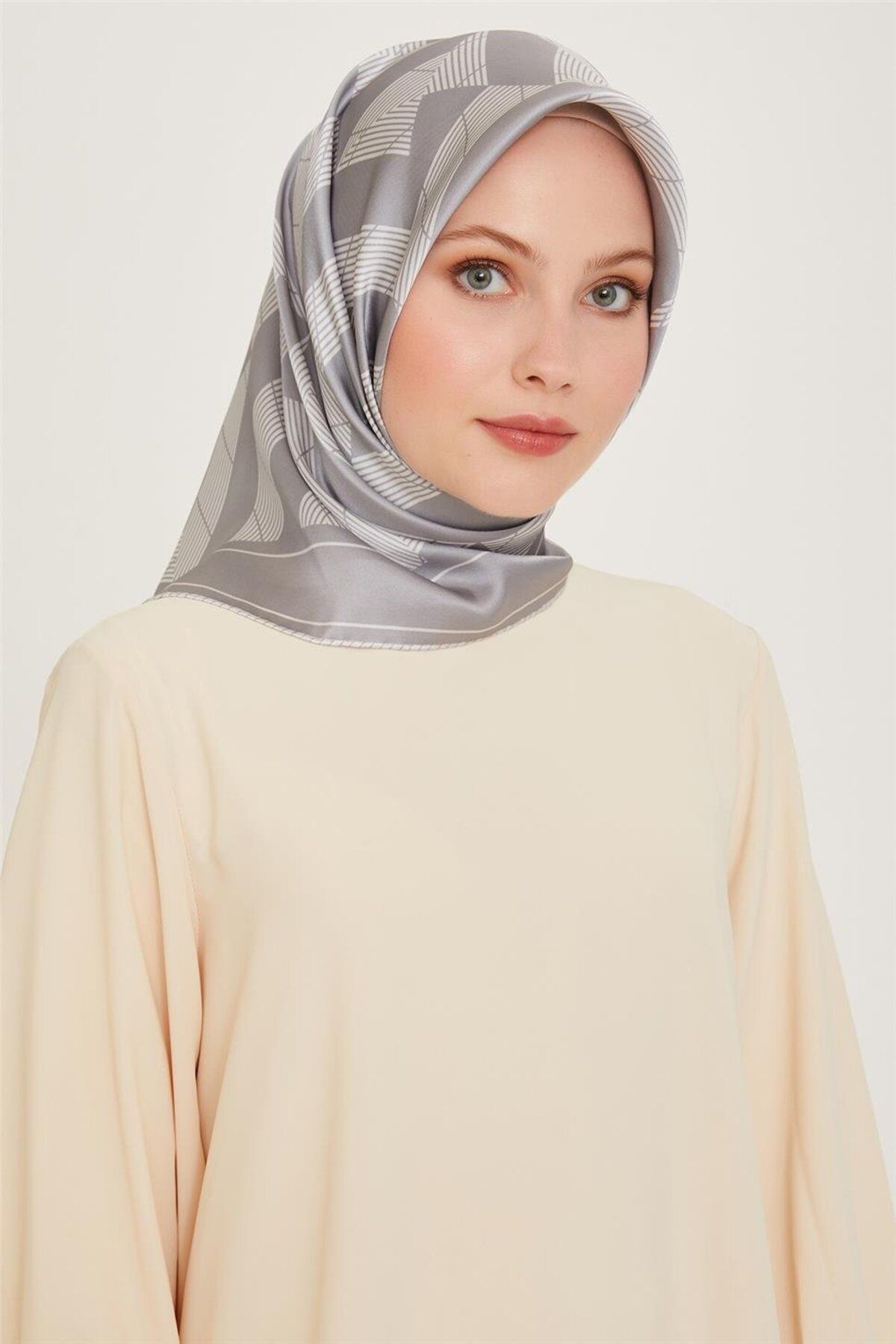 Sura Saf Ipek Eşarp 9255d 85 image