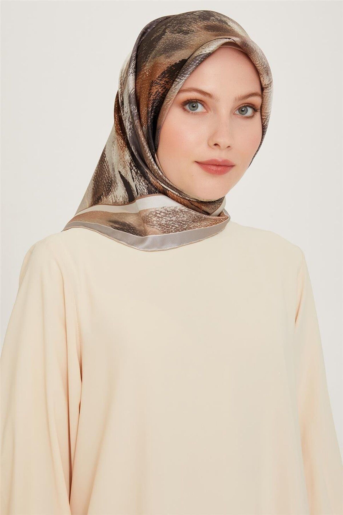 Sura Saf Ipek Eşarp 9240d 83 image