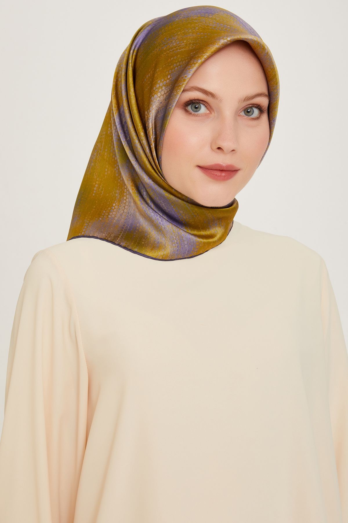 %100 Twill Ipek Desenli Eşarp | 9221-08