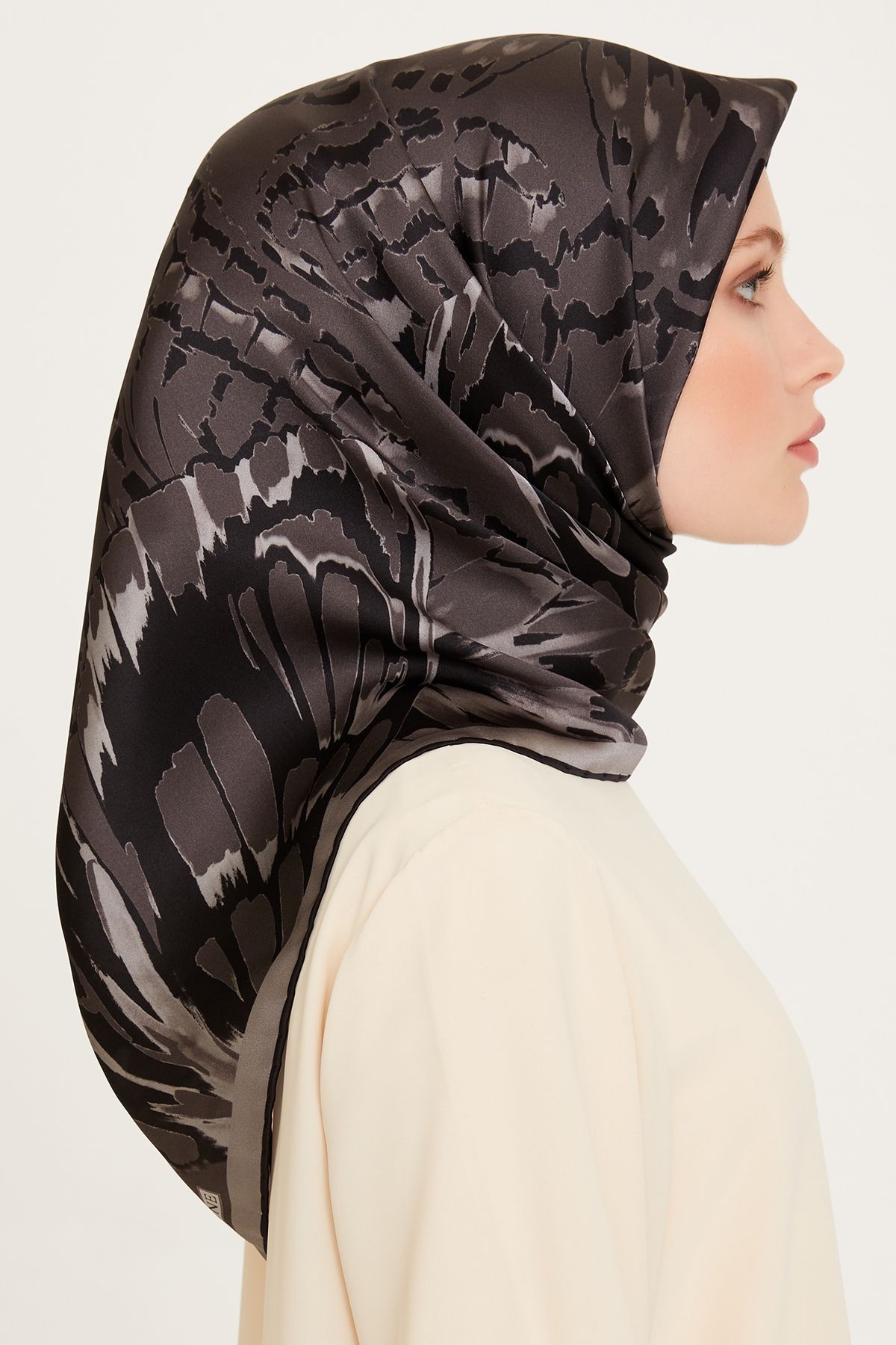 %100 Twill Ipek Desenli Eşarp | 9256-33