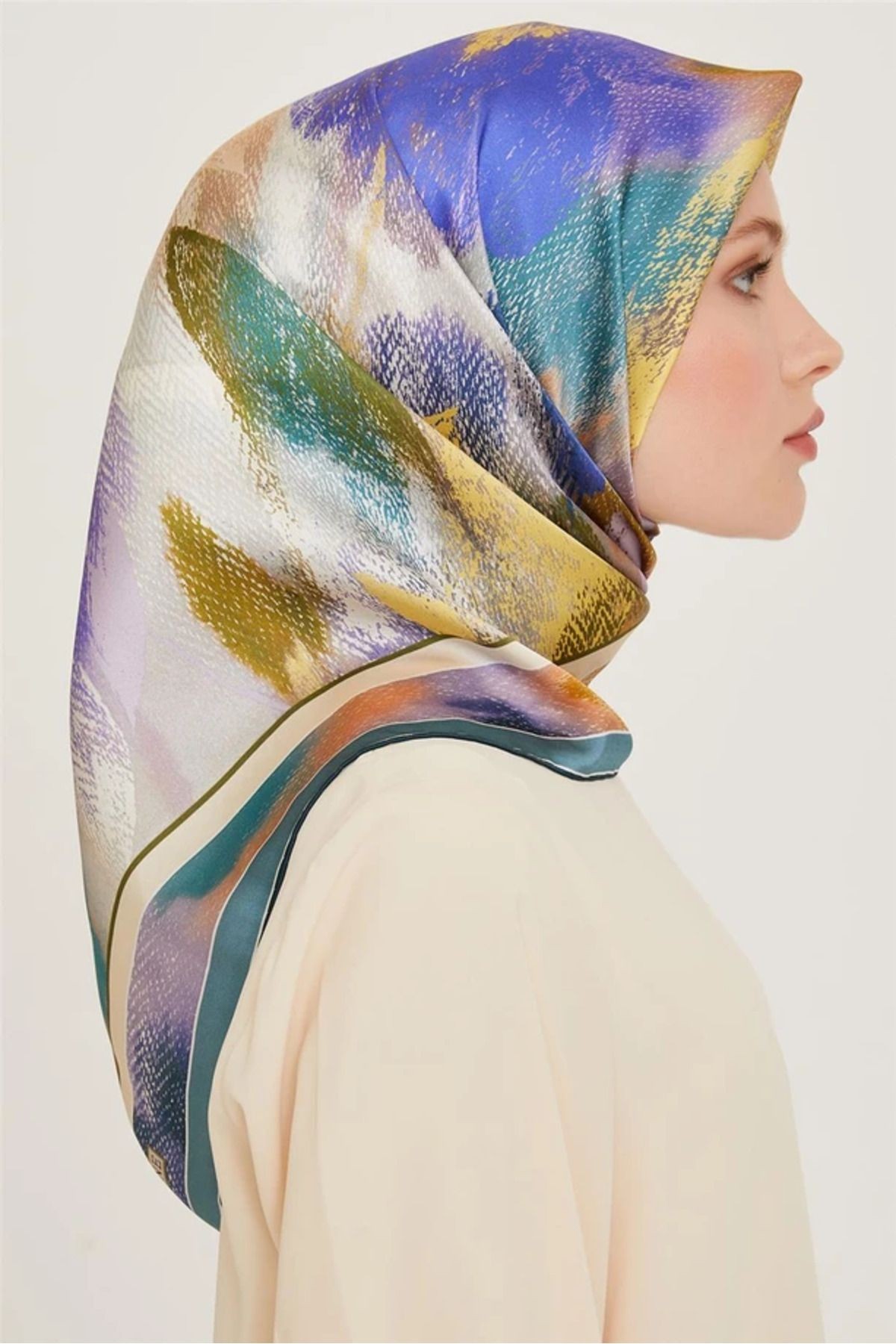%100 Twill Ipek Desenli Eşarp | 9240-52