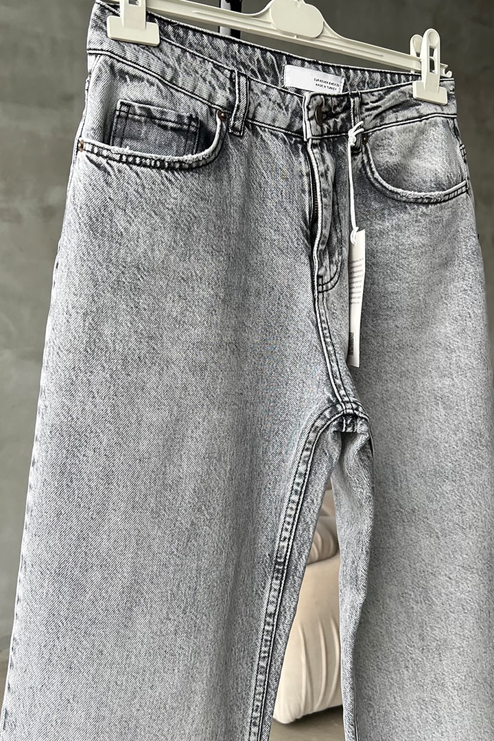 Bilek Boy Paçası Kesik Kot Pantolon