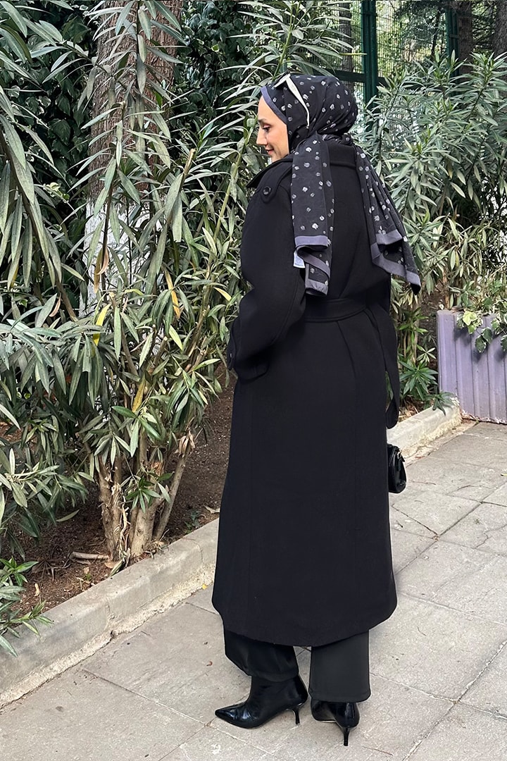 Sıralı Düğme Kaşe Kaban