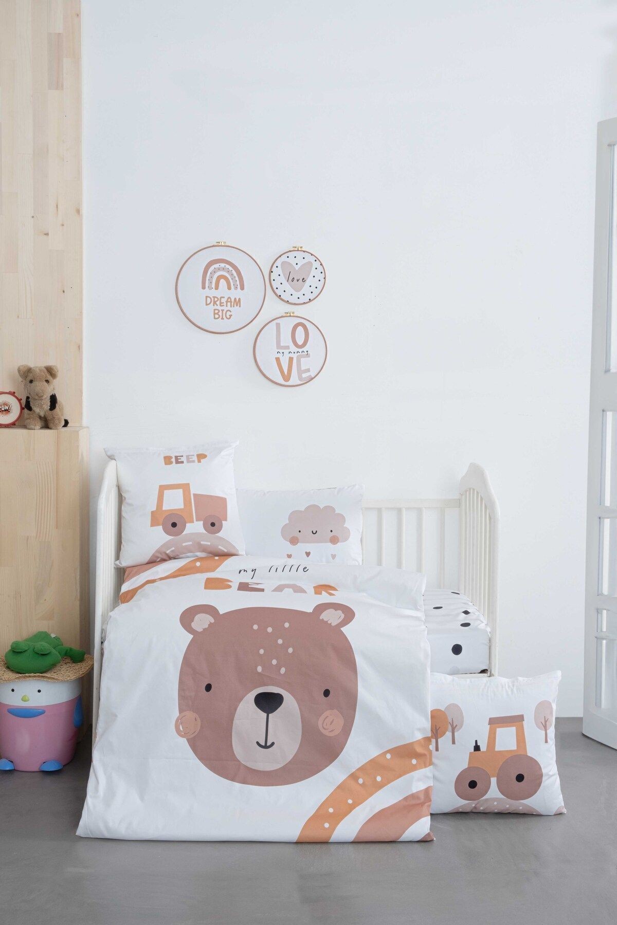 Mibabies ; Ultra Yumuşak %100 Pamuklu Bebek Odası Takımı: Nevresim Takımı, Kırlent, Duvar Süsü