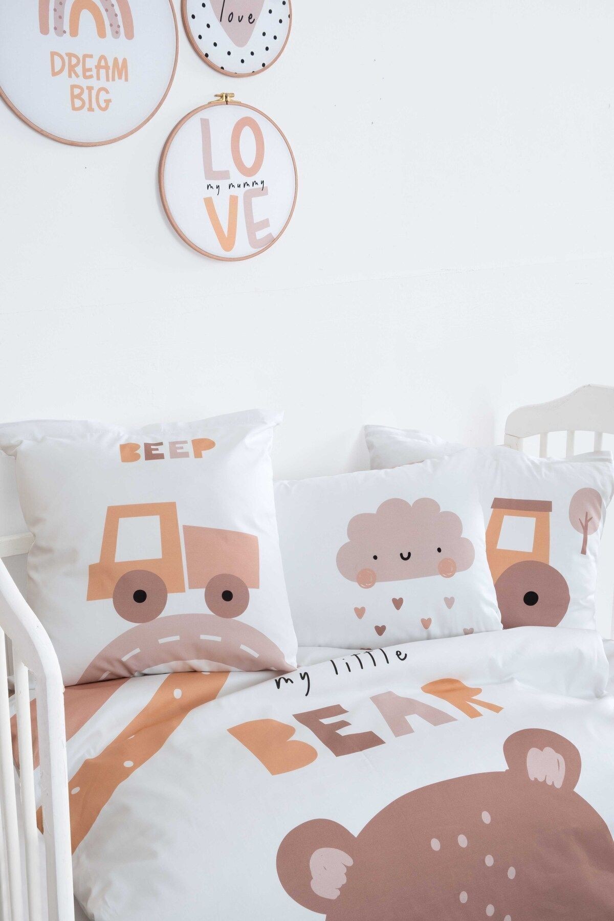Mibabies ; Ultra Yumuşak %100 Pamuklu Bebek Odası Takımı: Nevresim Takımı, Kırlent, Duvar Süsü