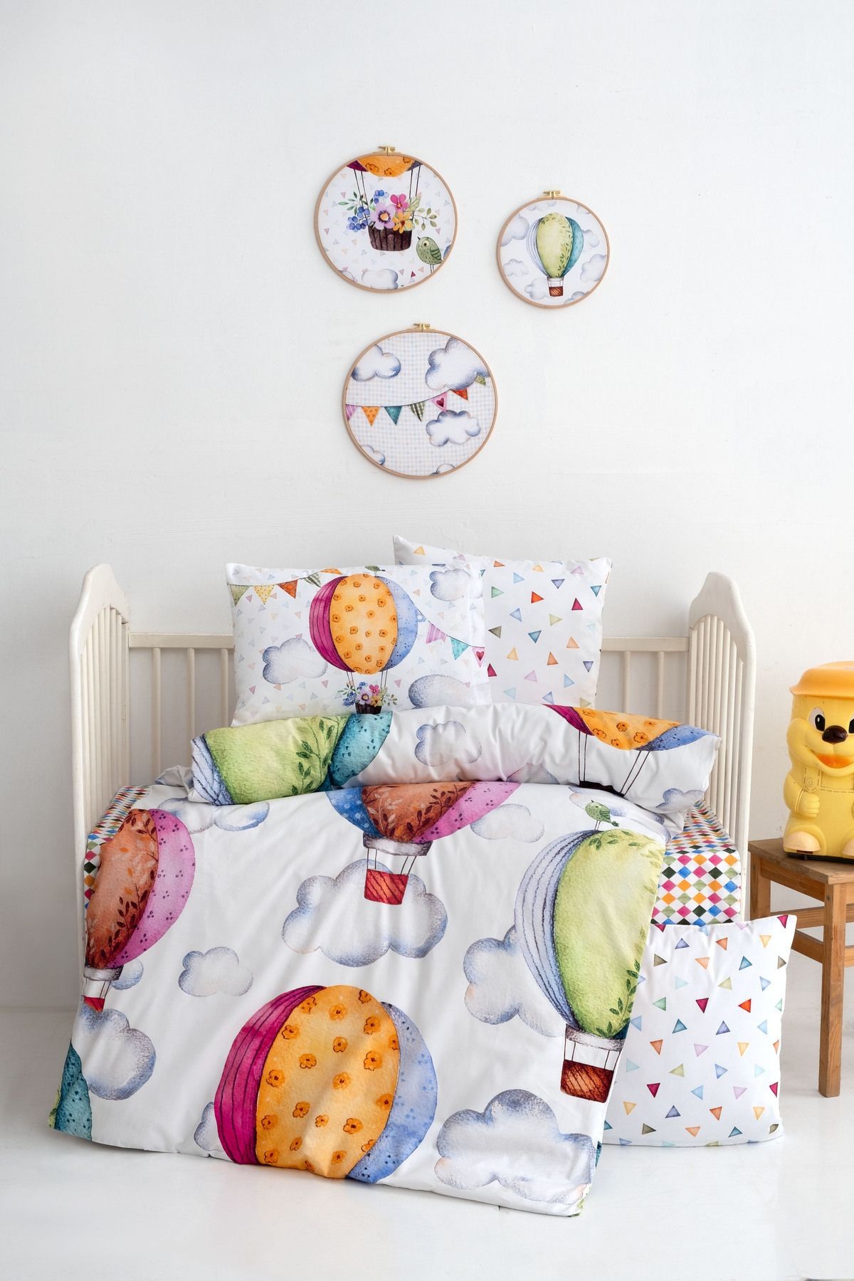Mibabies; Baloon, %100 Pamuk Bebek Odası Seti: Nevresim Takımı, Kırlent, 3'lü Tablo