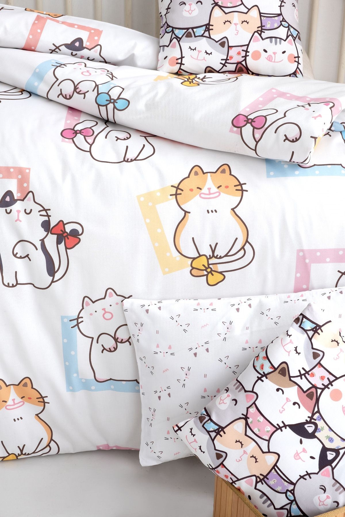Mibabies; Crazy Cats, %100 Pamuk Bebek Odası Seti: Nevresim Takımı, Kırlent, 3'lü Tablo