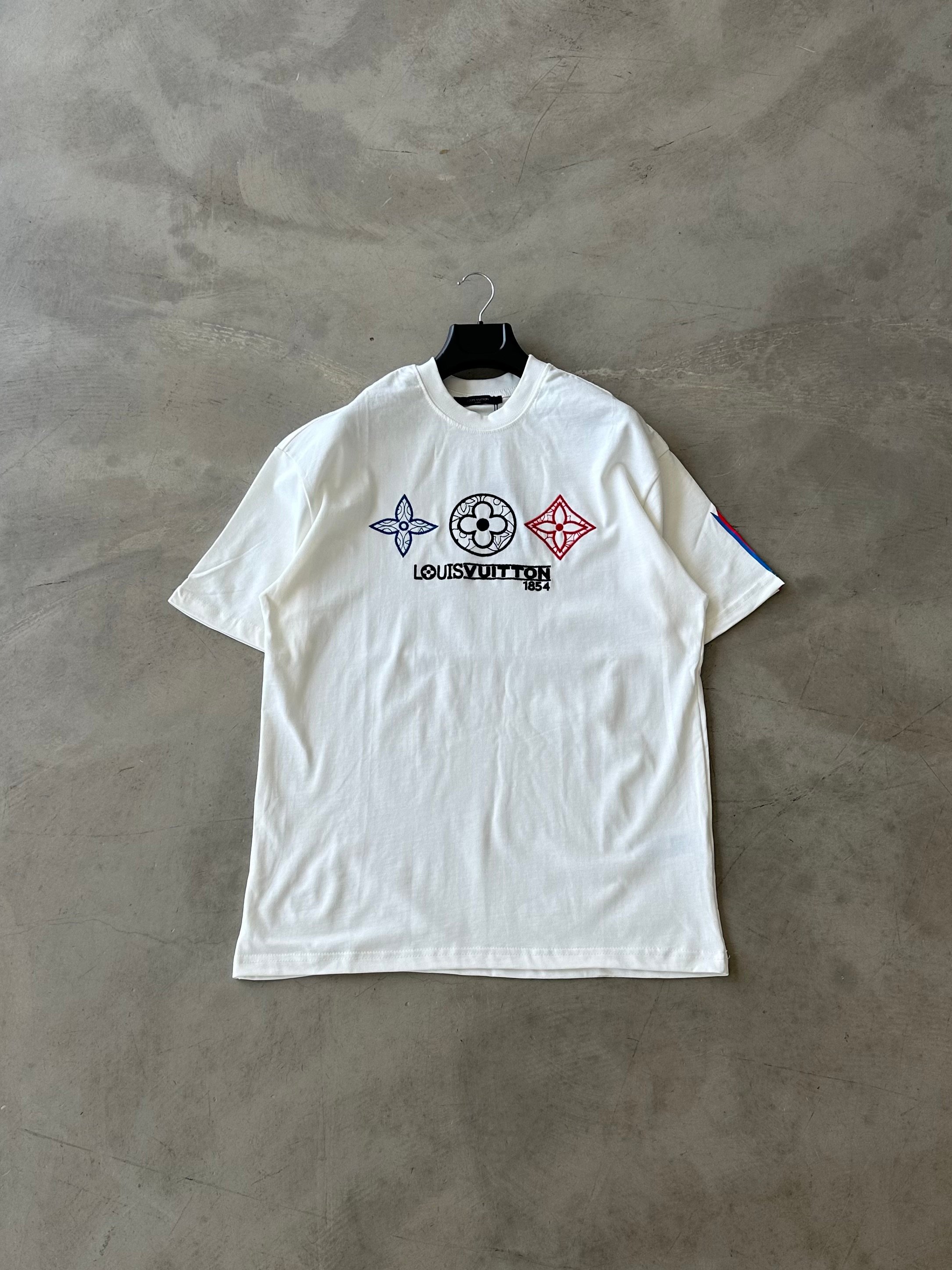 LV Orta Nakışlı Detay Premium Tee - Beyaz