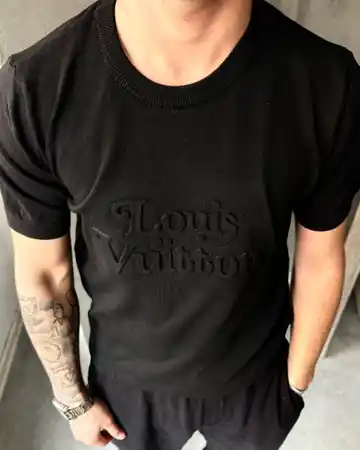 Göğüs Logo Kabartmalı Triko T-Shirt