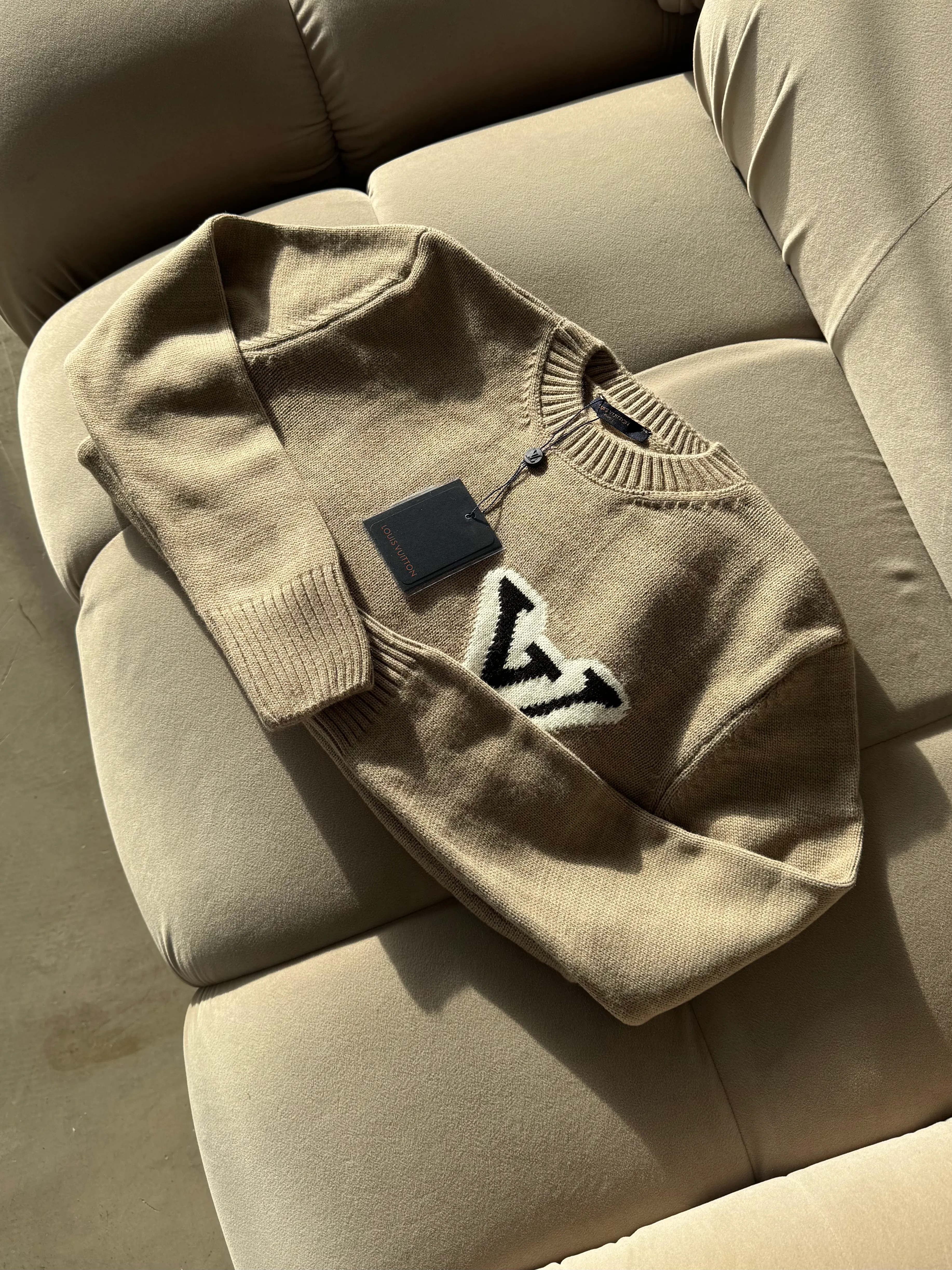 LV Premium Büyük Logo Detaylı Triko