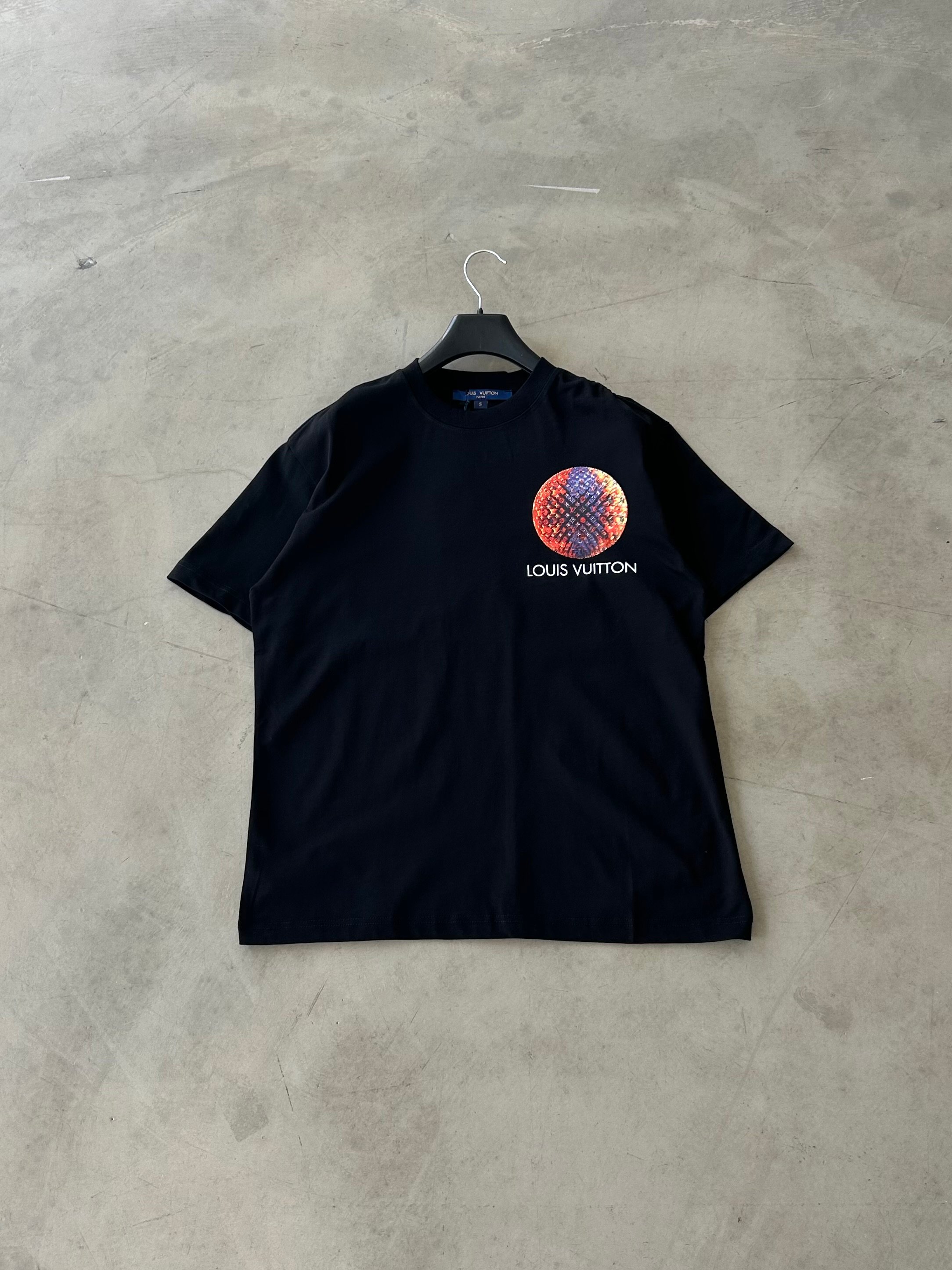 LV Arka Baskılı Premium Basic Tshirt