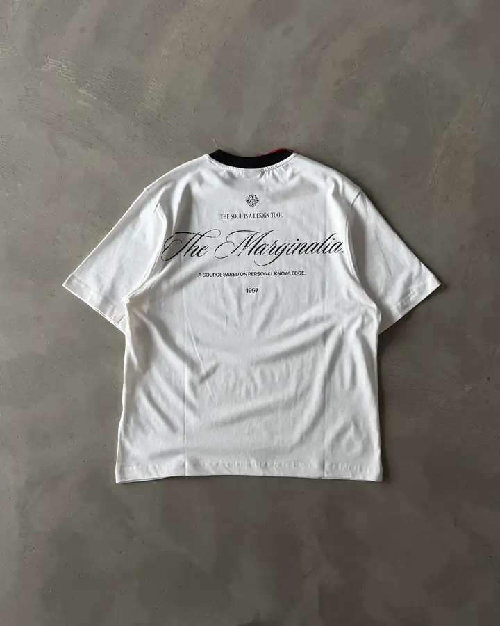 Arka Baskılı " The Marginalia " Basic T-Shirt