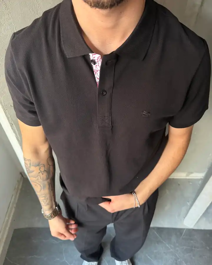 Sol Göğüs Nakışlı T-Shirt