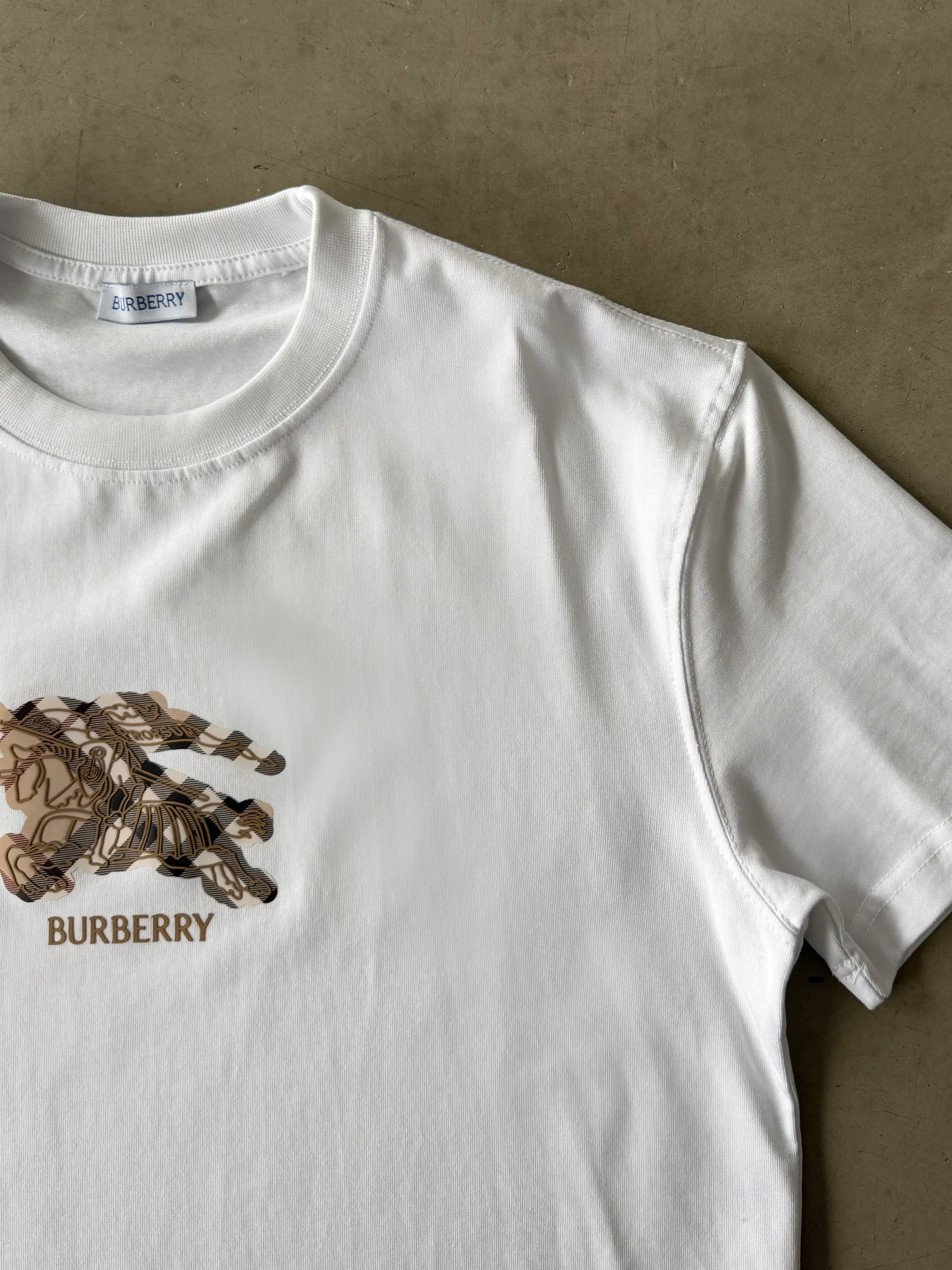 Göğüs Baskılı Basic T-Shirt