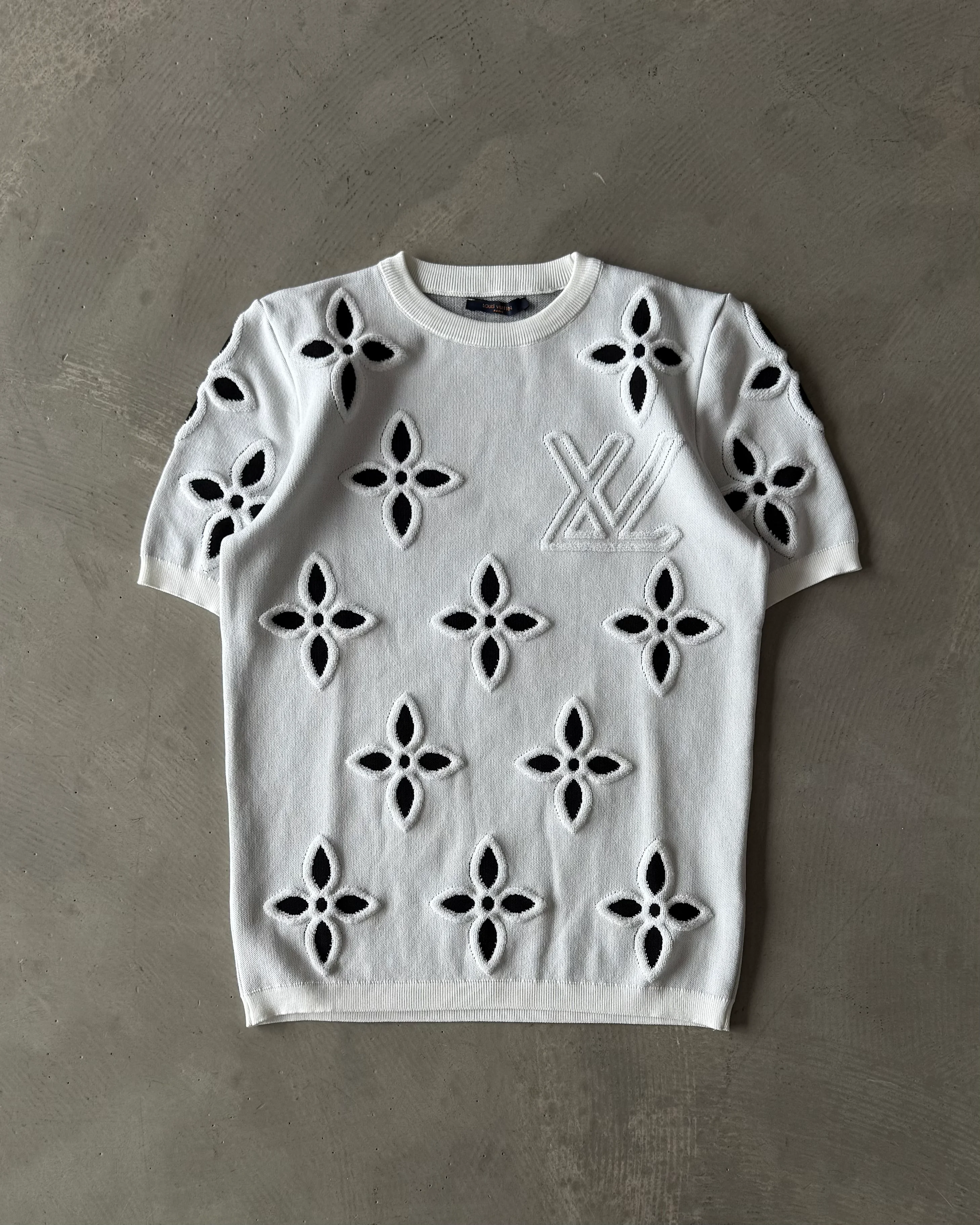 Sol Göğüs Logolu Çiçek Desenli Triko T-Shirt