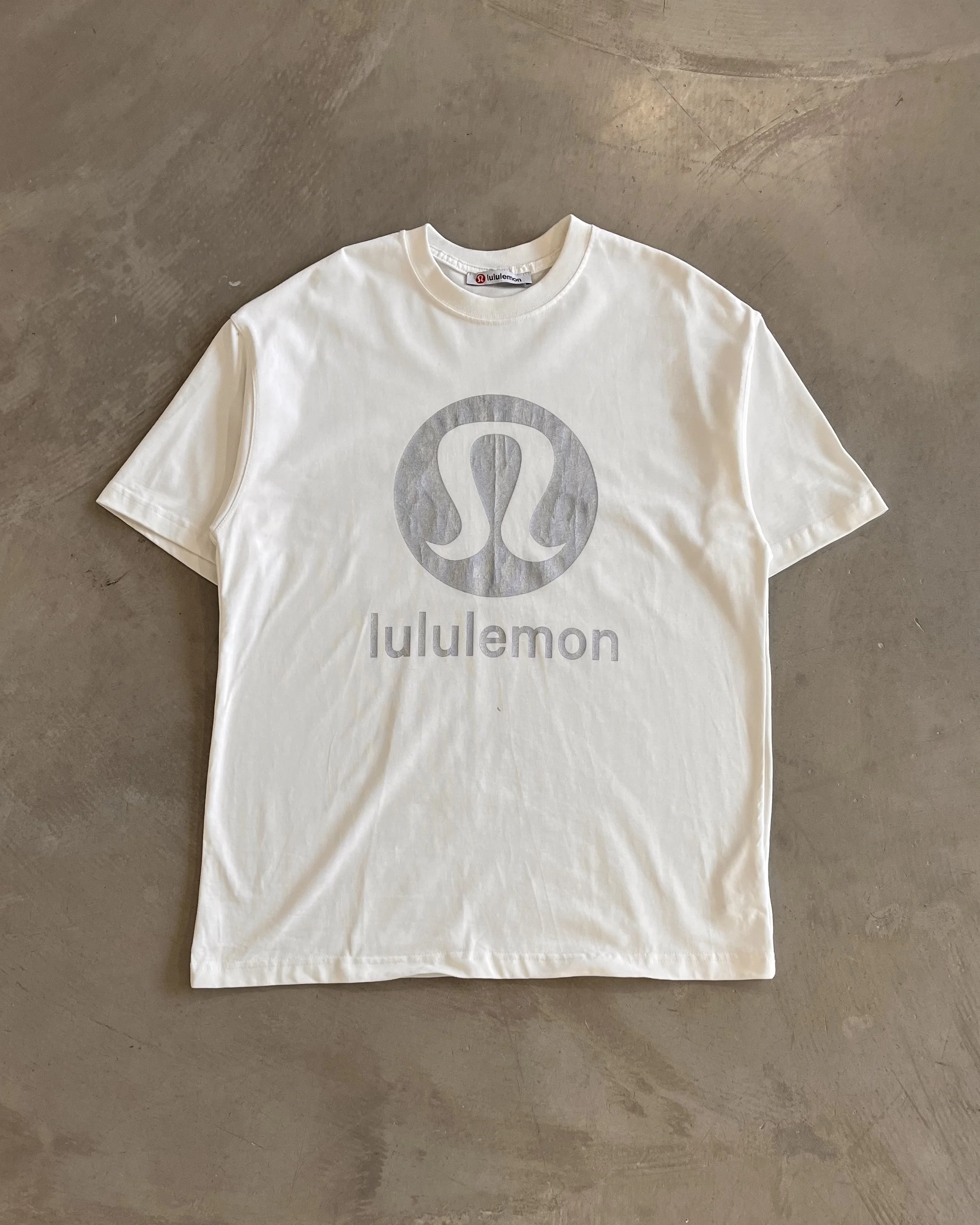 Göğüs Baskılı T-Shirt