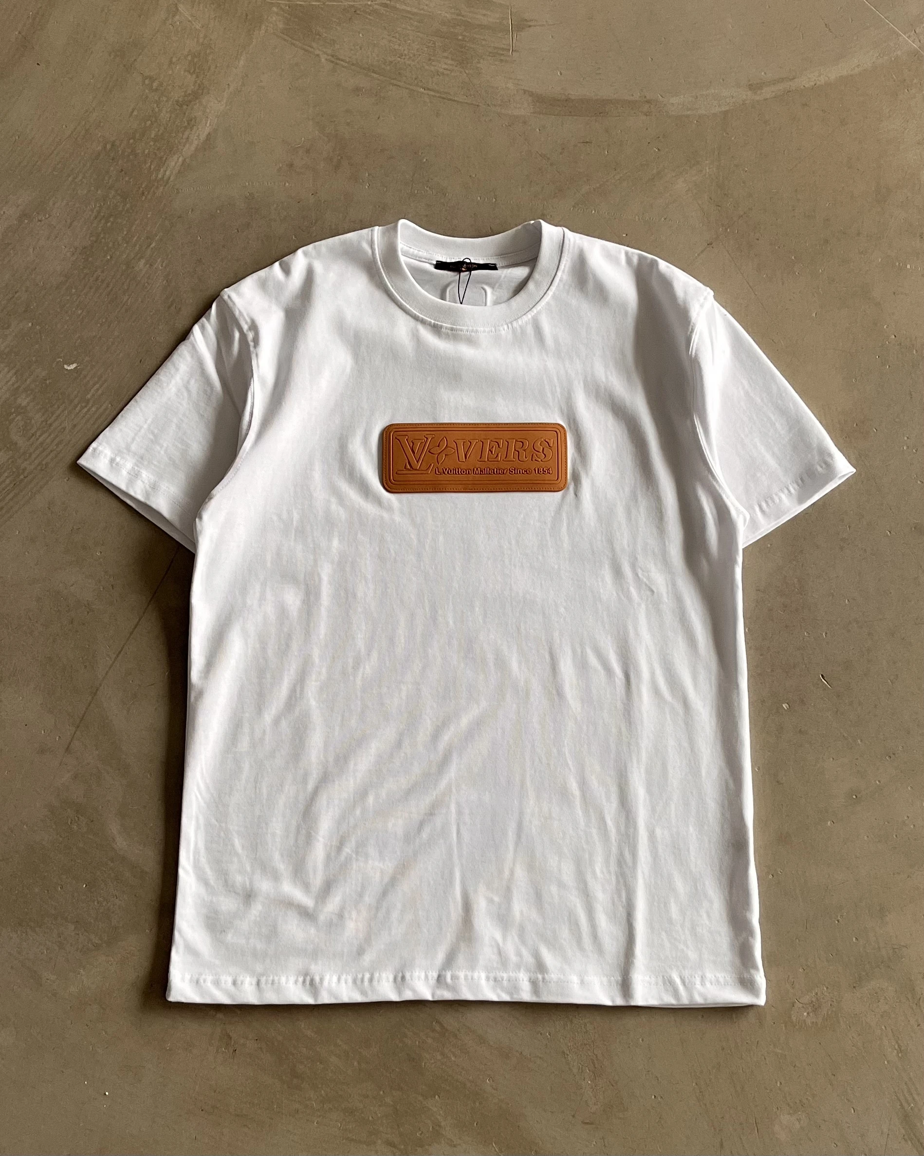 Göğüs Etiket Detaylı Basic T-Shirt