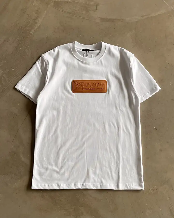 Göğüs Etiket Detaylı Basic T-Shirt