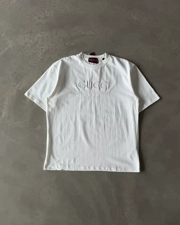 Göğüs Logo Nakışlı Basic T-Shirt