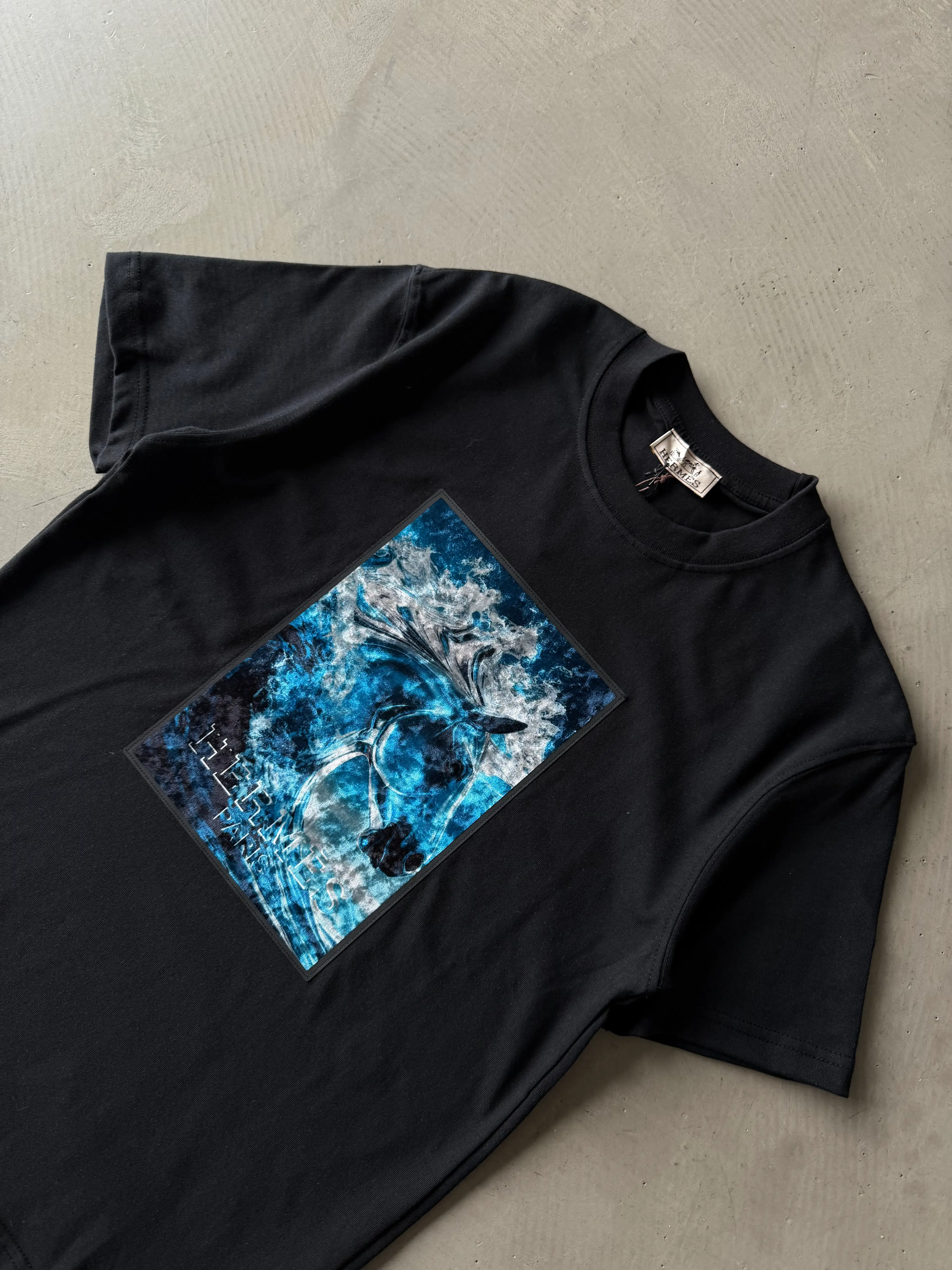 Mavi At Detaylı Basic T-Shirt