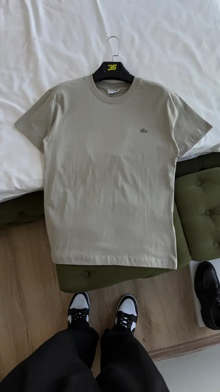 Basic Logo Detaylı Erkek T-Shirt – Çok Renk Seçenekli | Zamansız ve Rahat