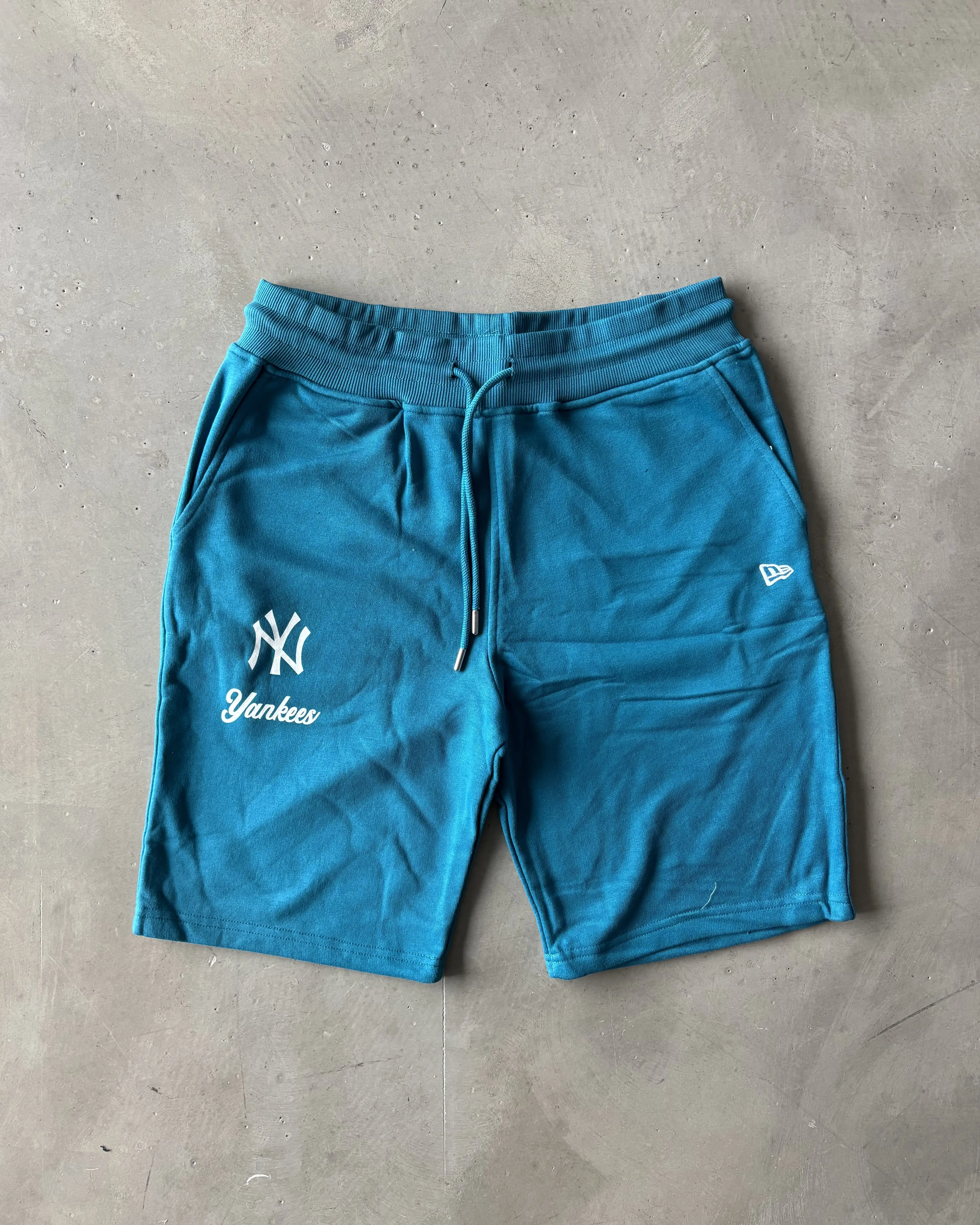 Nakış ve Baskı Detaylı Şort 