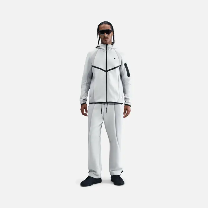 Nike 2026 Season Tech Fleece - Beyaz