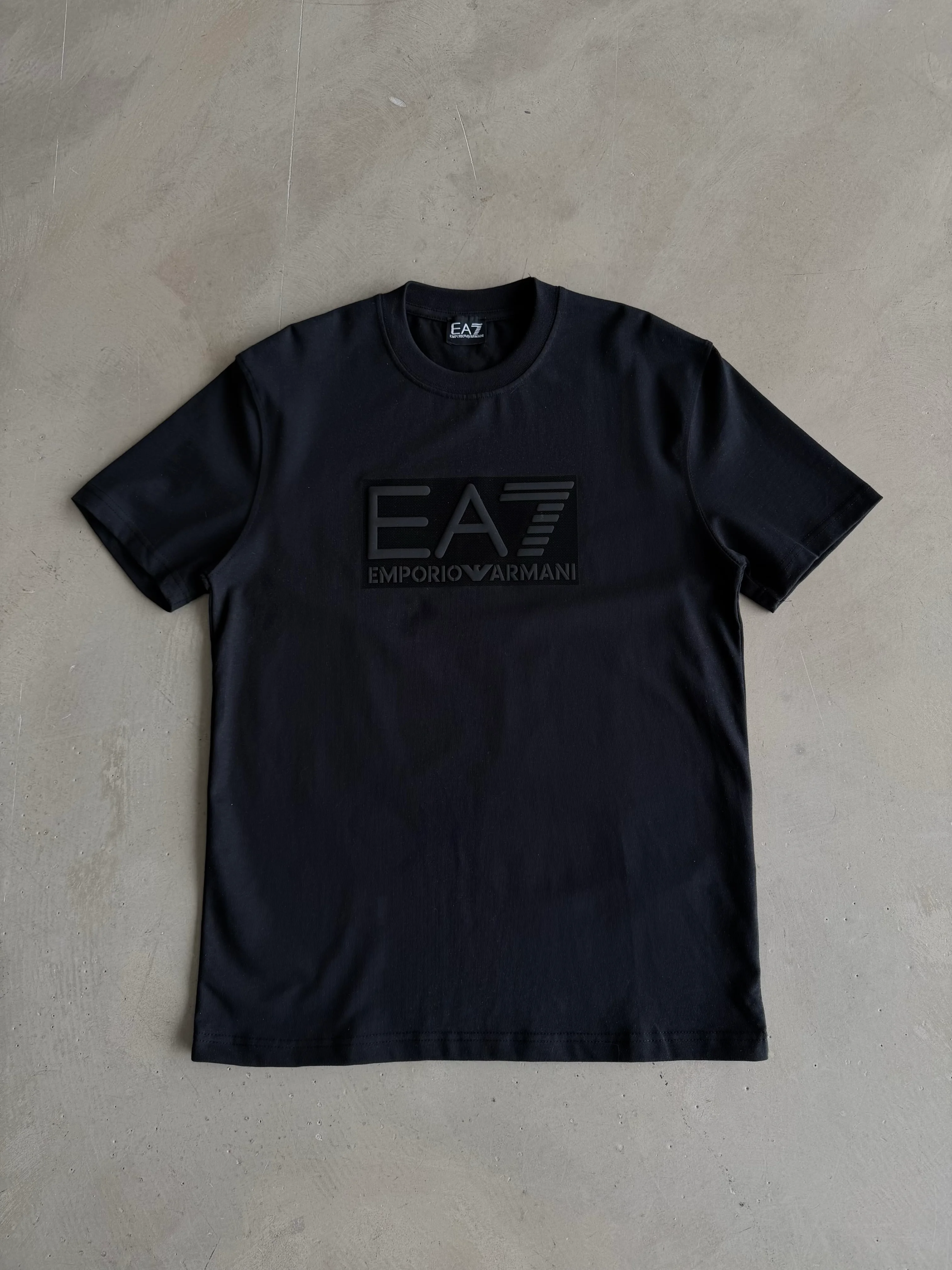 Göğüs Logo Kabartmalı Basic T-Shirt