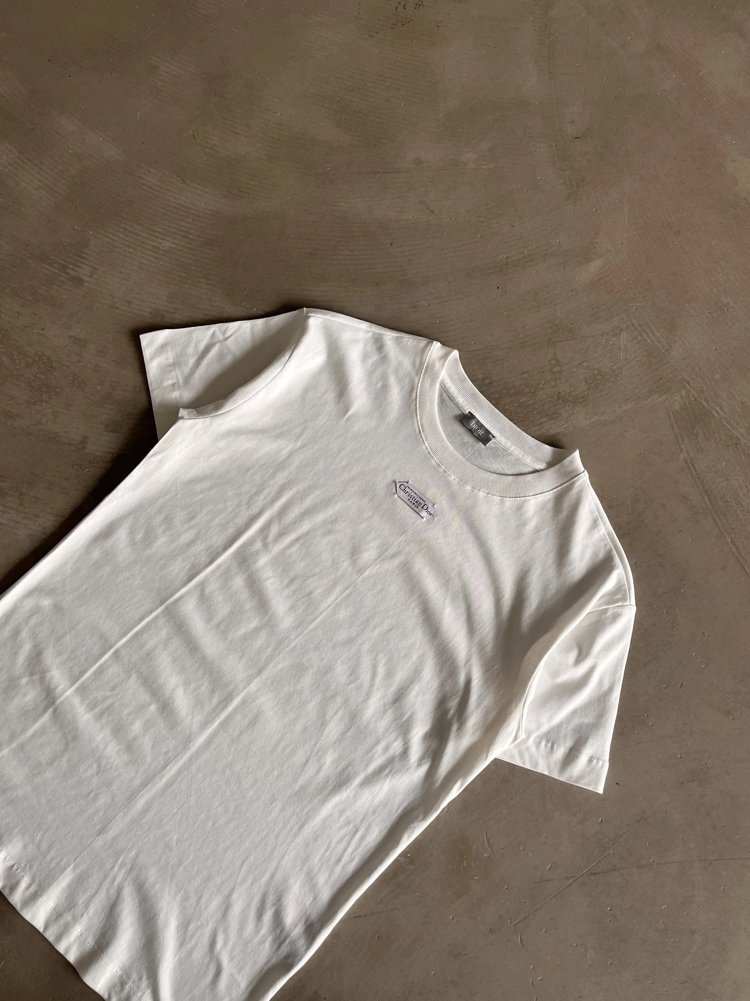 Orta Göğüs Logo Detaylı T-Shirt