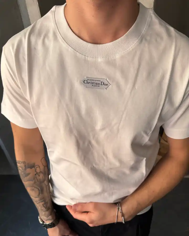 Orta Göğüs Logo Detaylı T-Shirt