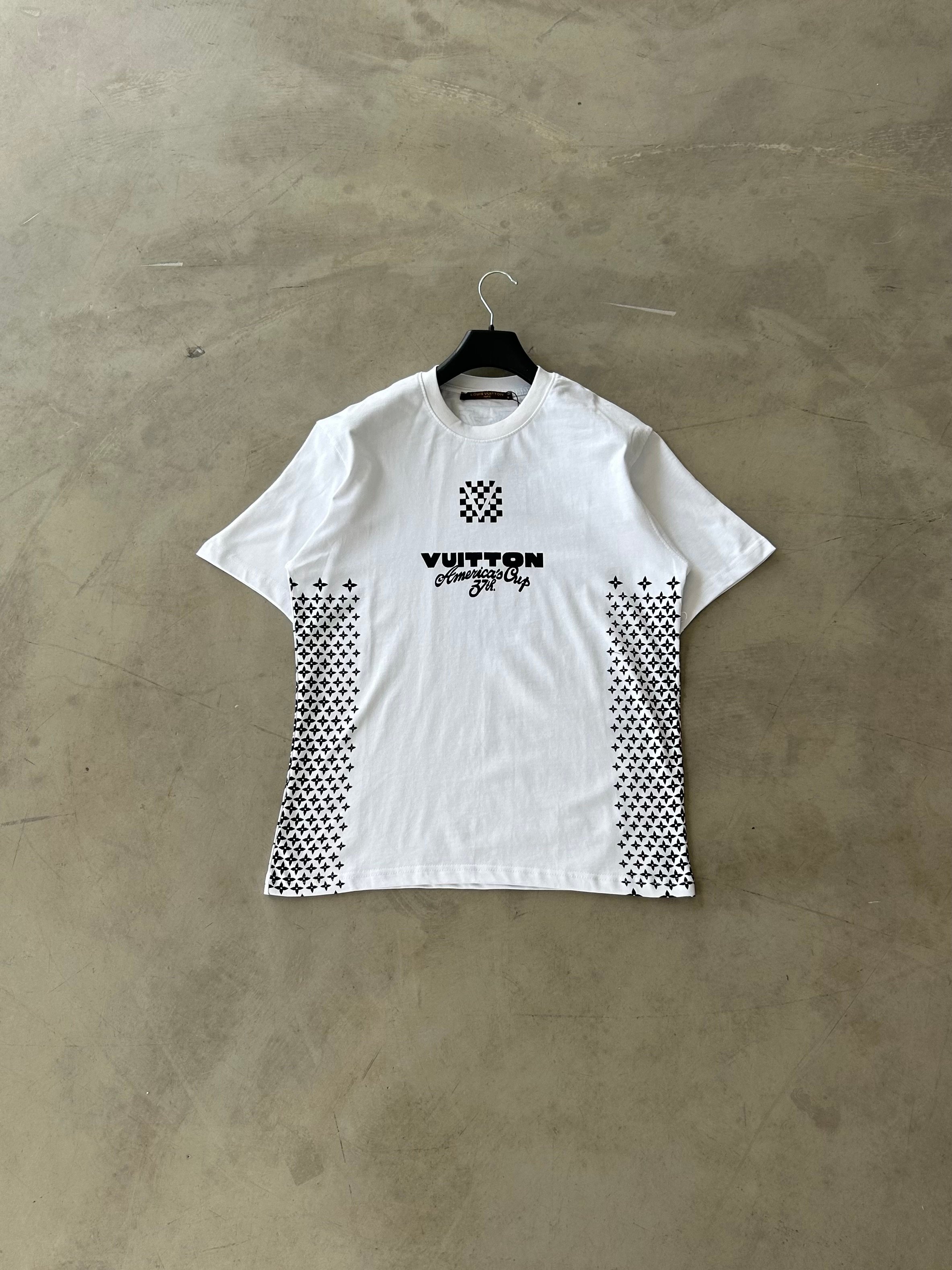 LV Baskılı Premium Basic Tshirt - Beyaz