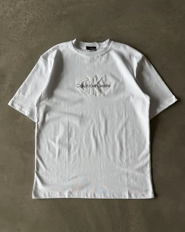 Göğüs Nakış Detaylı Basic T-Shirt