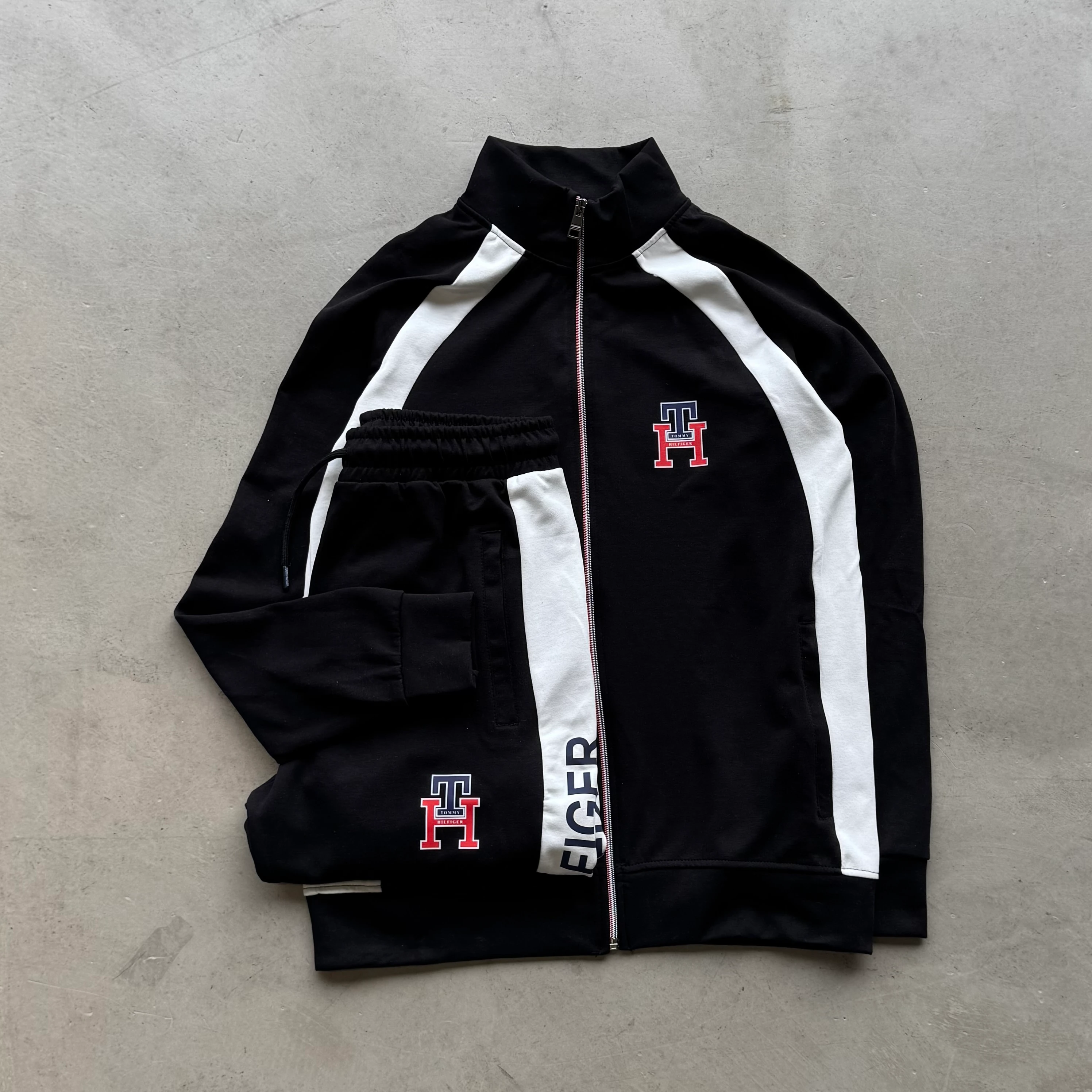 TMY Premium TH Logo Detaylı Eşofman Takımı - Siyah